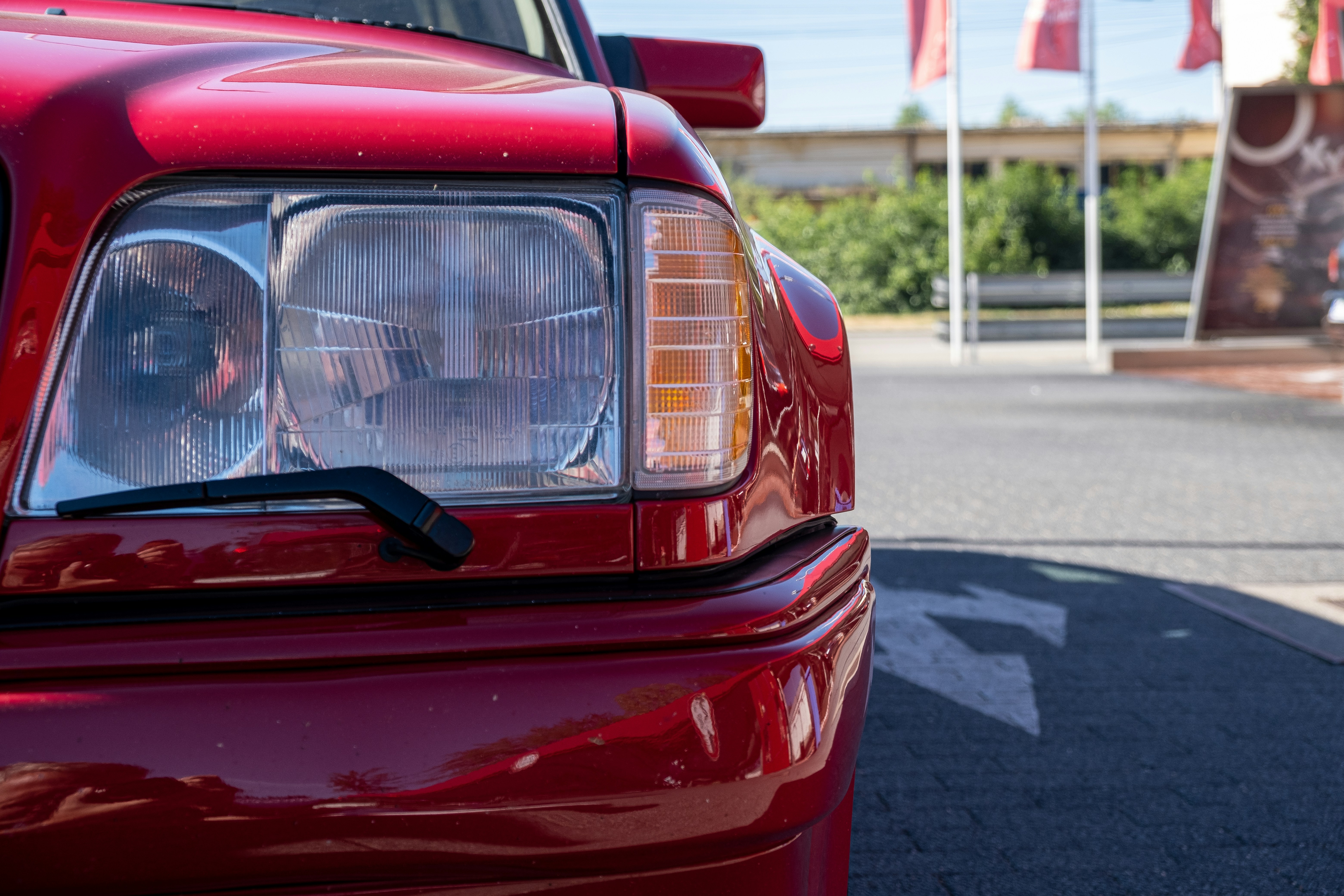Mercedes W124 E500 AMG in a carwash