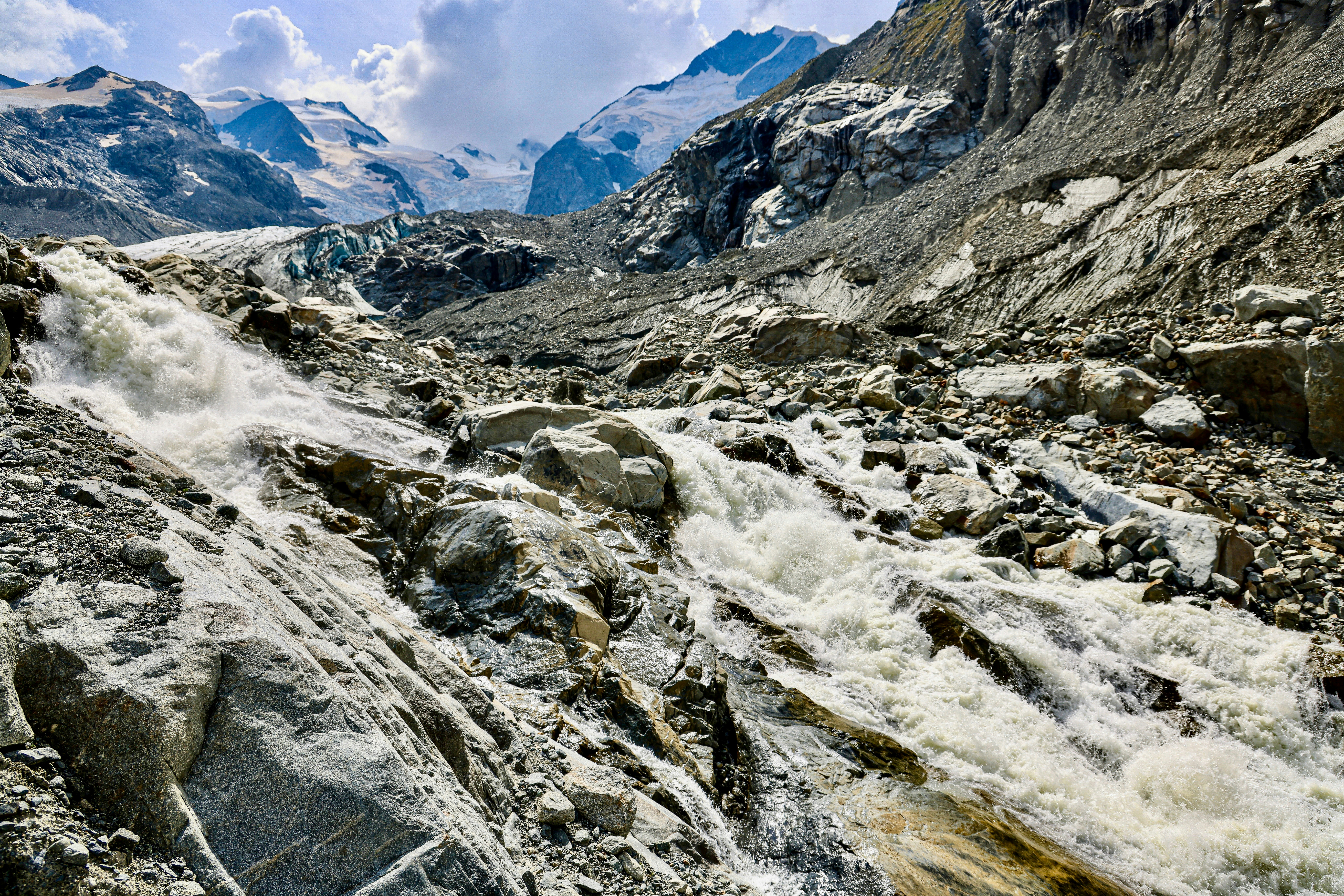 Photo by maximilian_brand