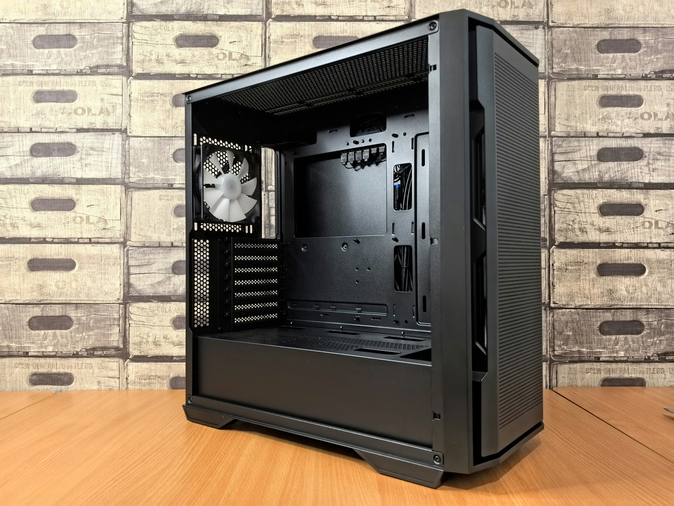 Your PC Is Quietly Throttling Itself — And Your Cable Mess Might Be Why