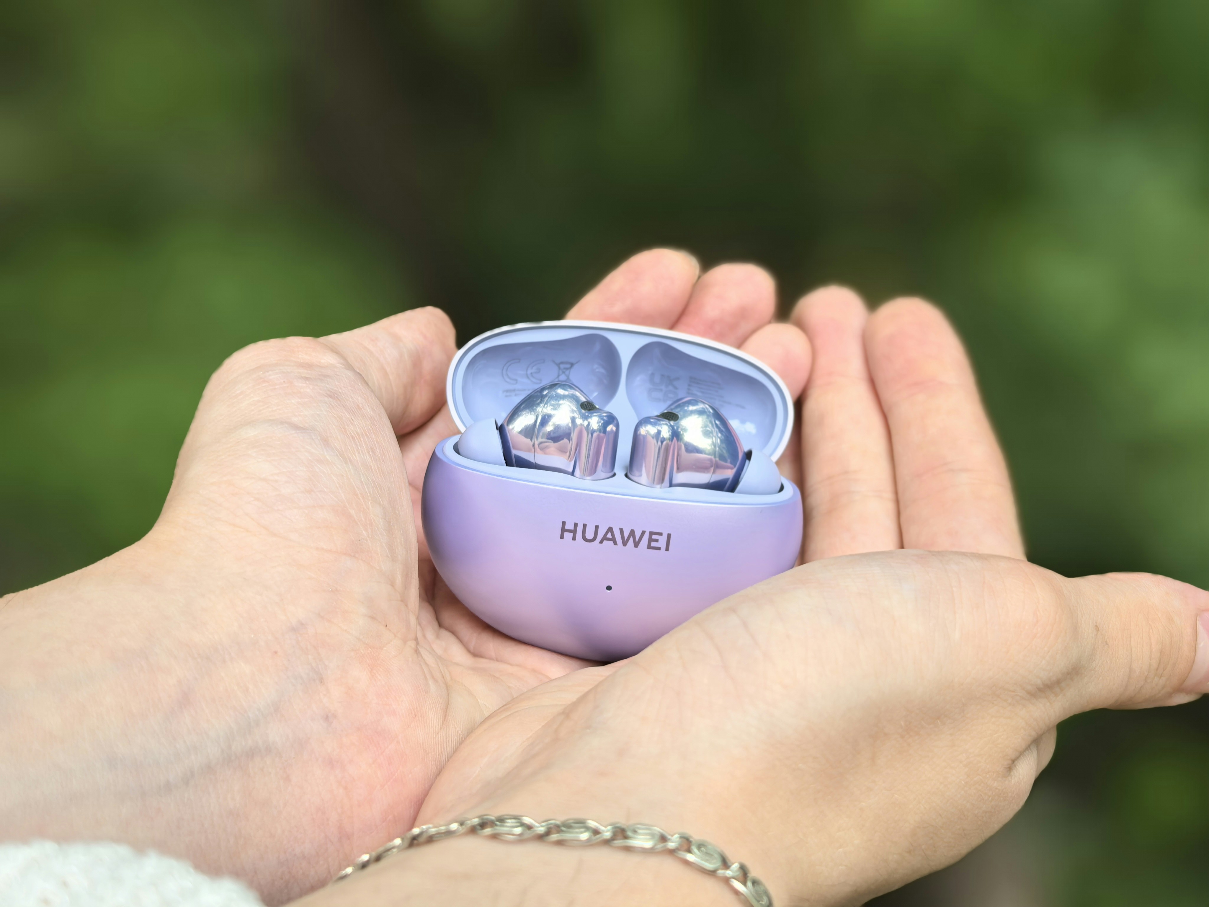 Person holding beauty device