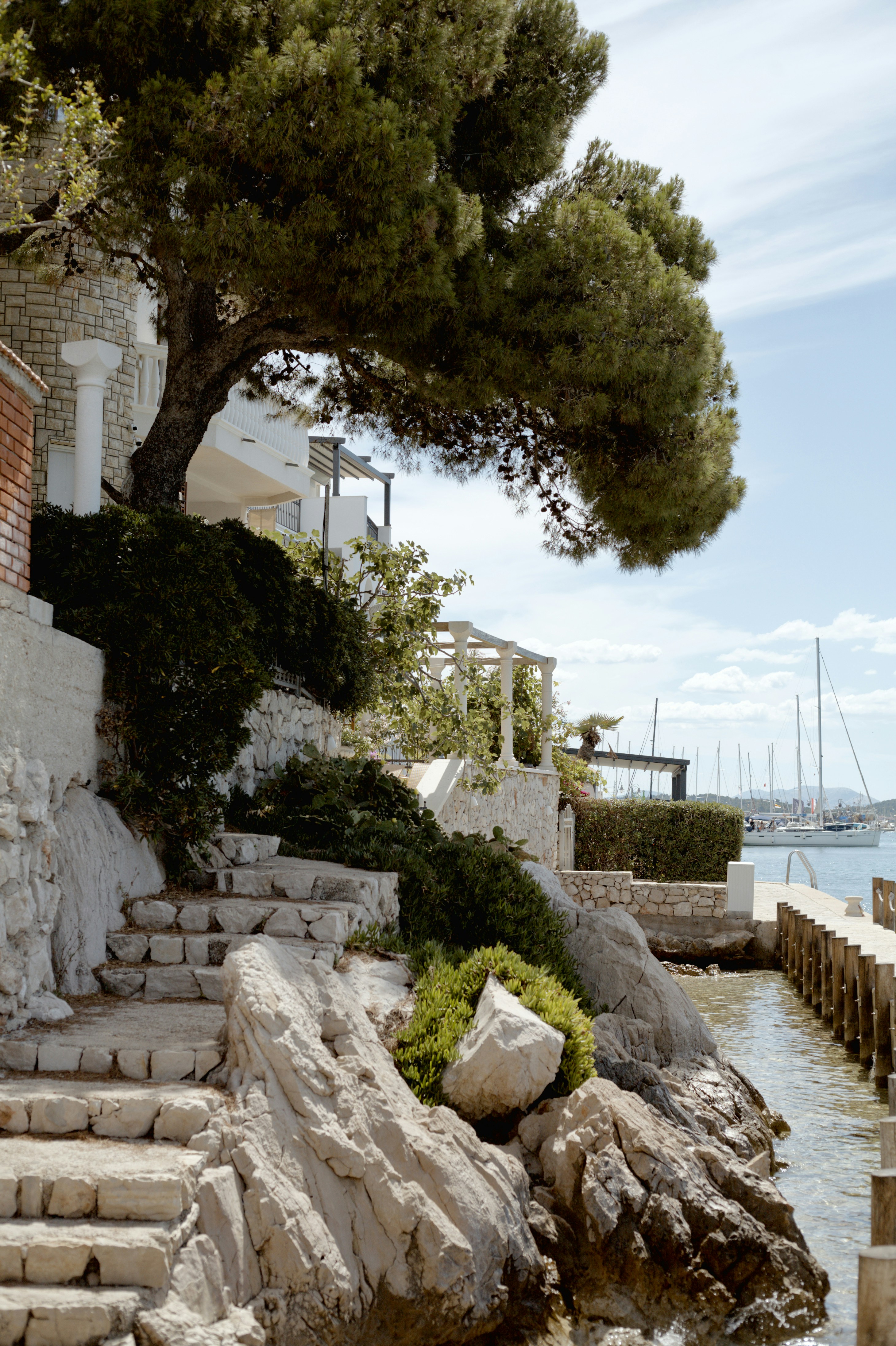 Photo by szabolcsantal