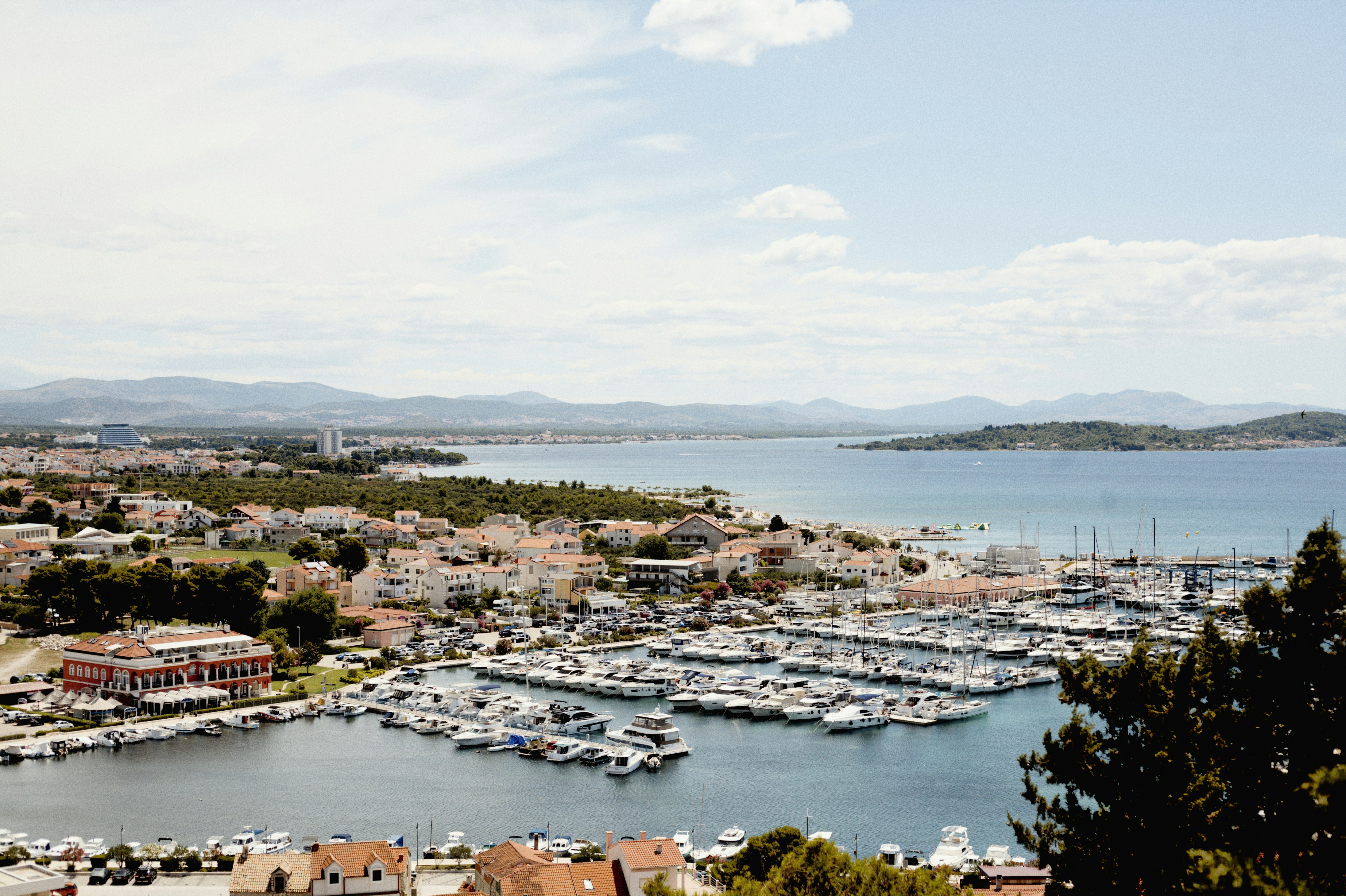 Photo by szabolcsantal