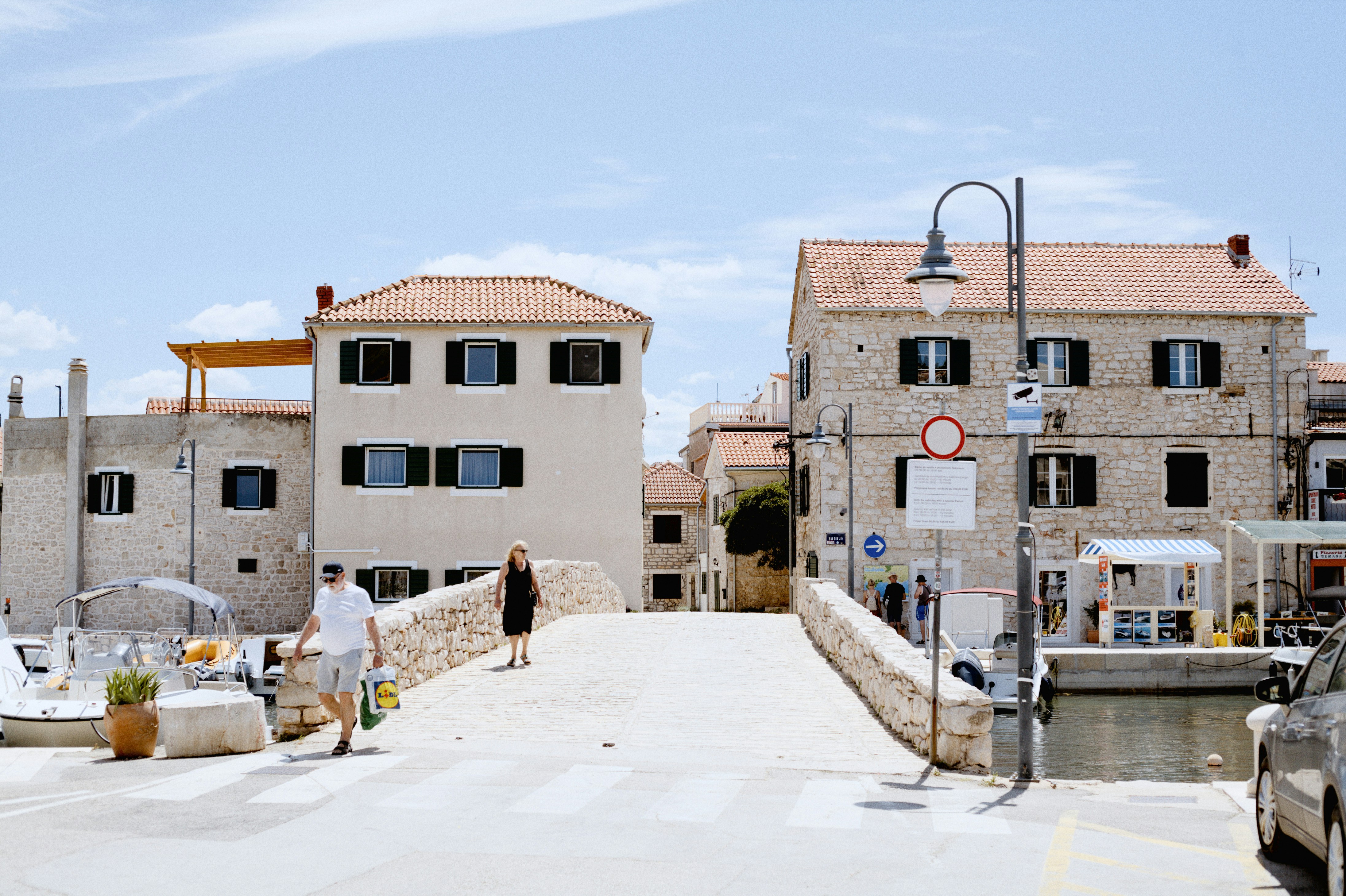 Photo by szabolcsantal