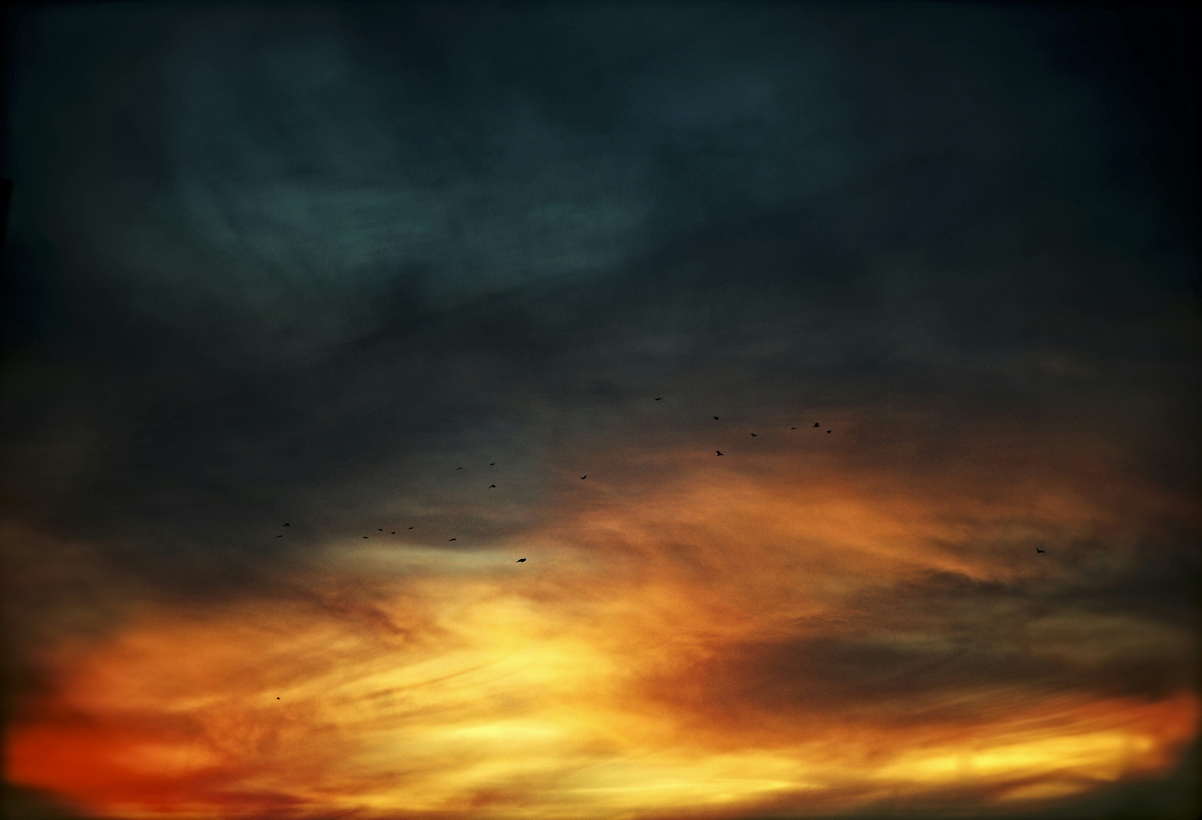 Une photo d’un coucher de soleil prise depuis un bateau