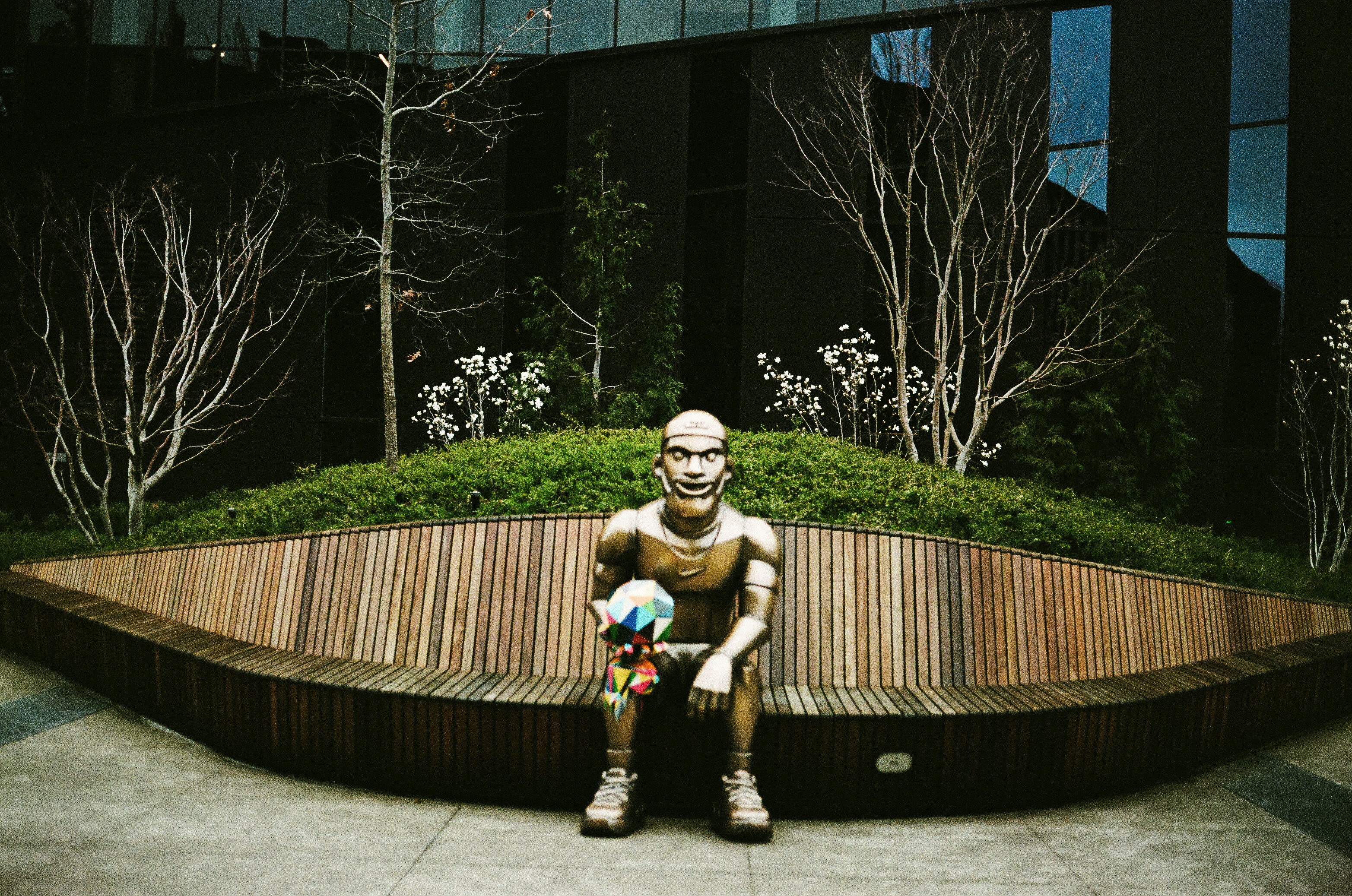 중국 휴머노이드 로봇 '초속 10.1m'로 질주, 우사인 볼트까지 위협하나?