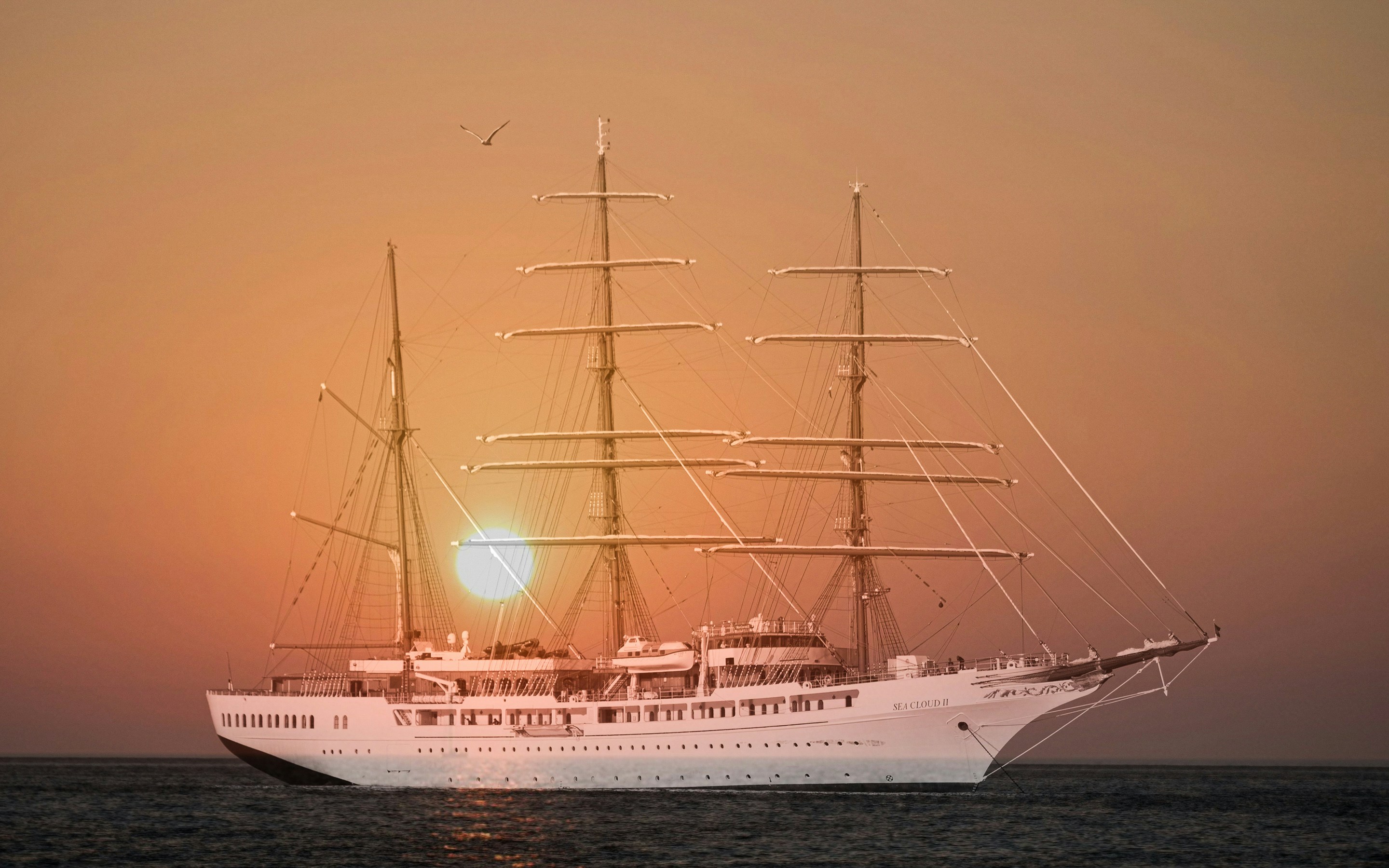 Saronic a Revolúcia v Lodenicovej Výrobe: Implikácie pre Slovensko