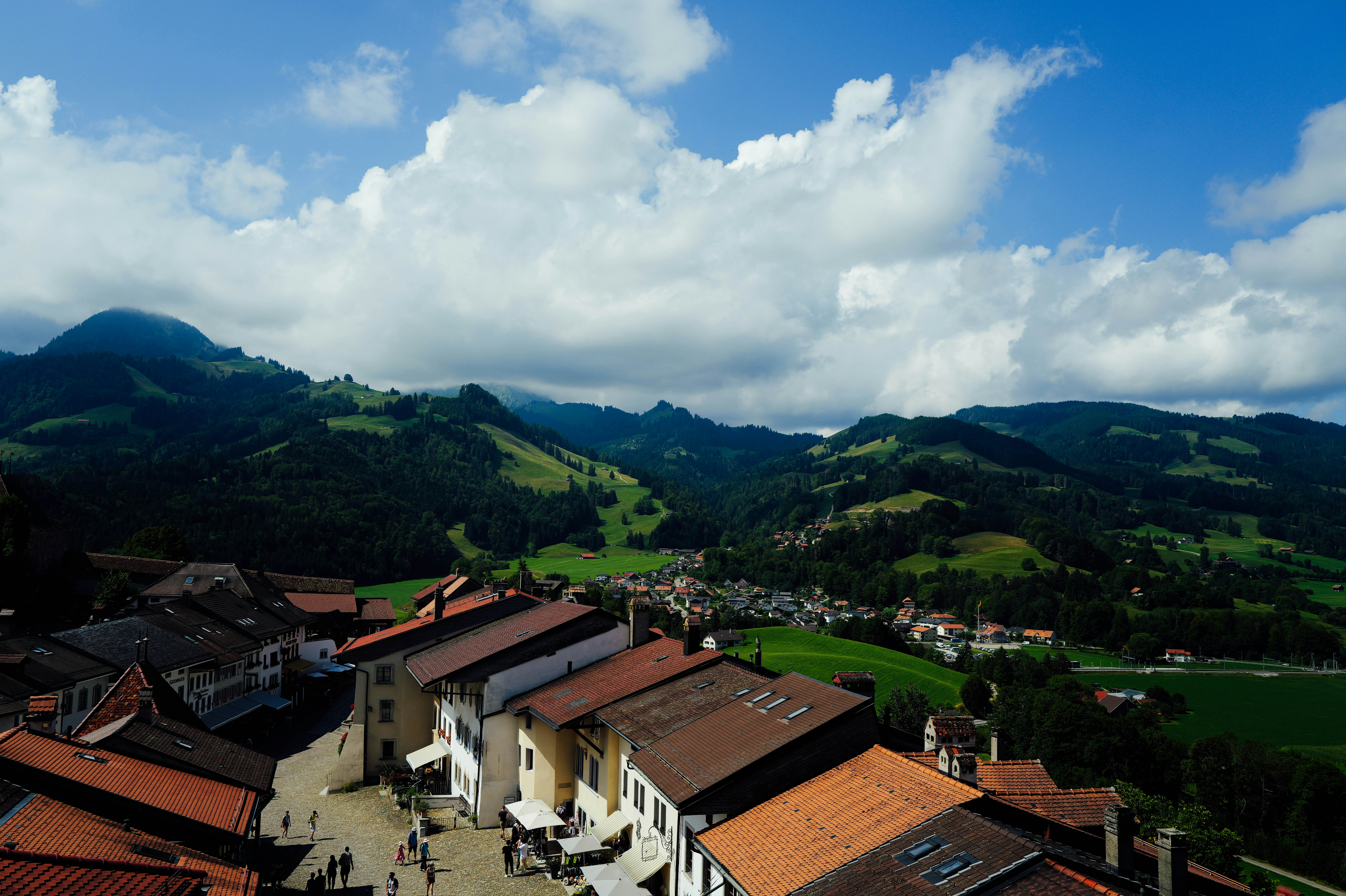 Photo by adrienolichon