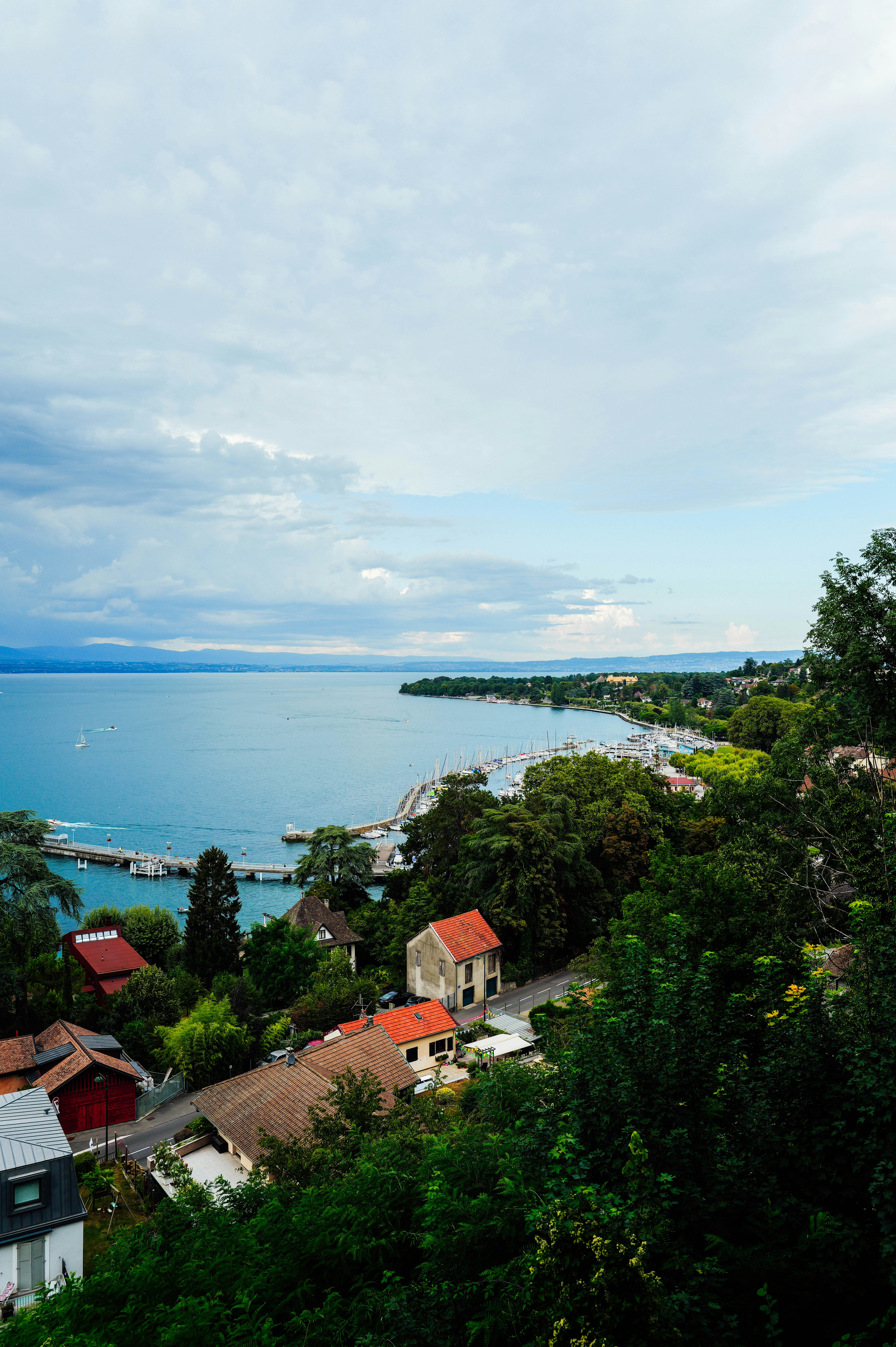 Photo by adrienolichon