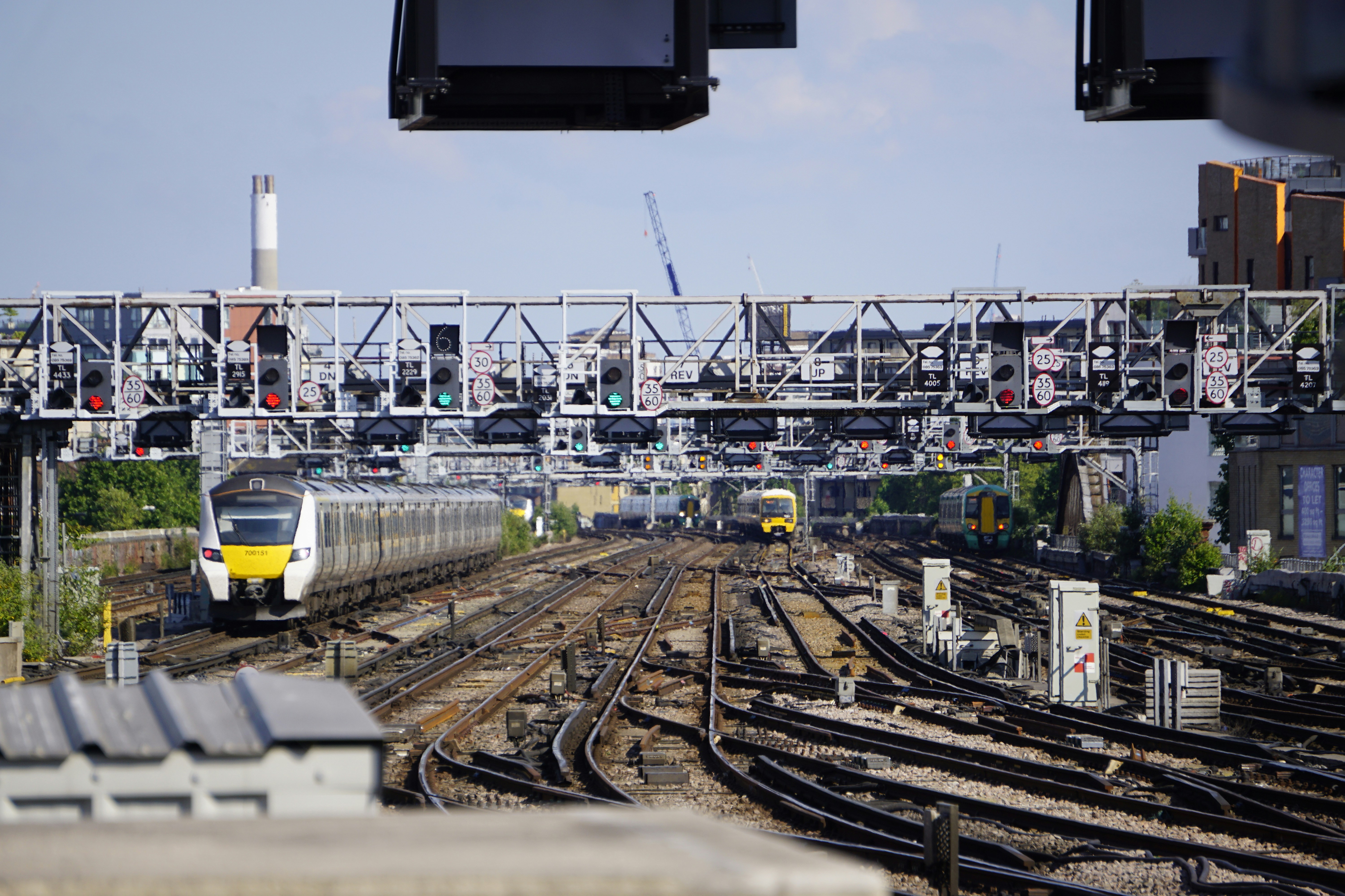 £45bn Northern Rail Plan Stalls — Pressure on UK Infrastructure Stocks and Regional Growth Bets