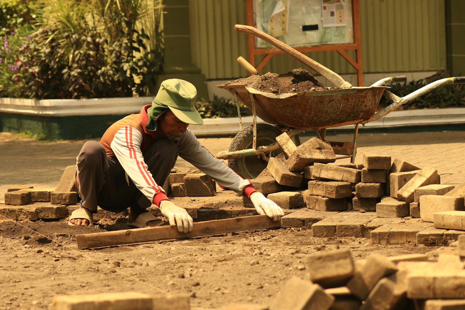 Pavers, Wallstone and Hardscapes