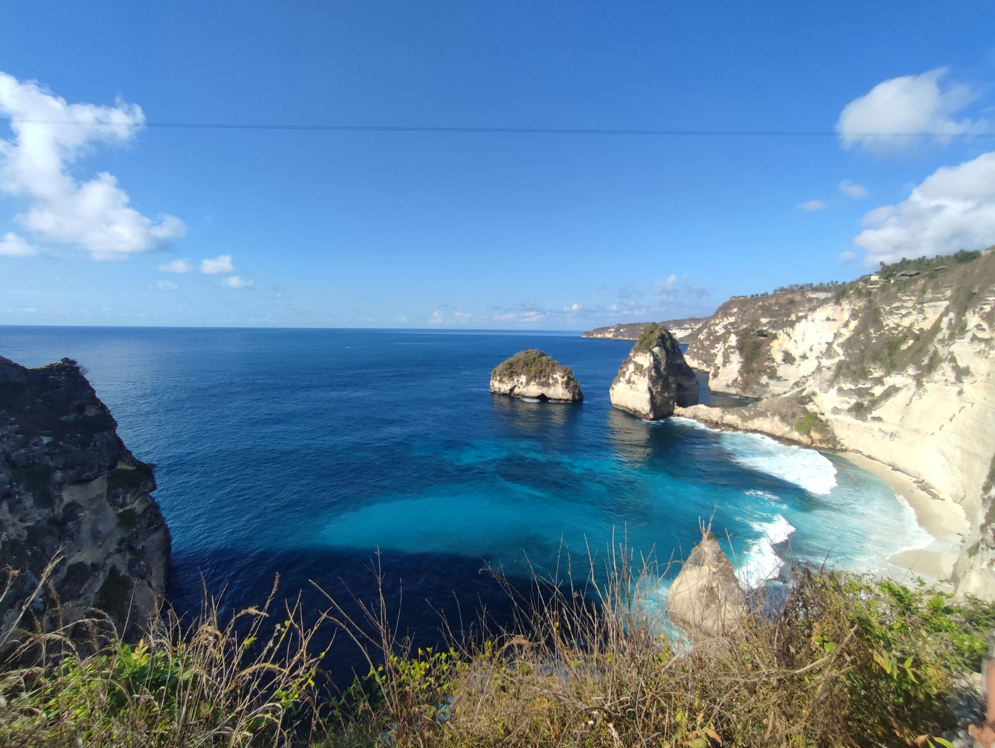 A view of the ocean from a cliff