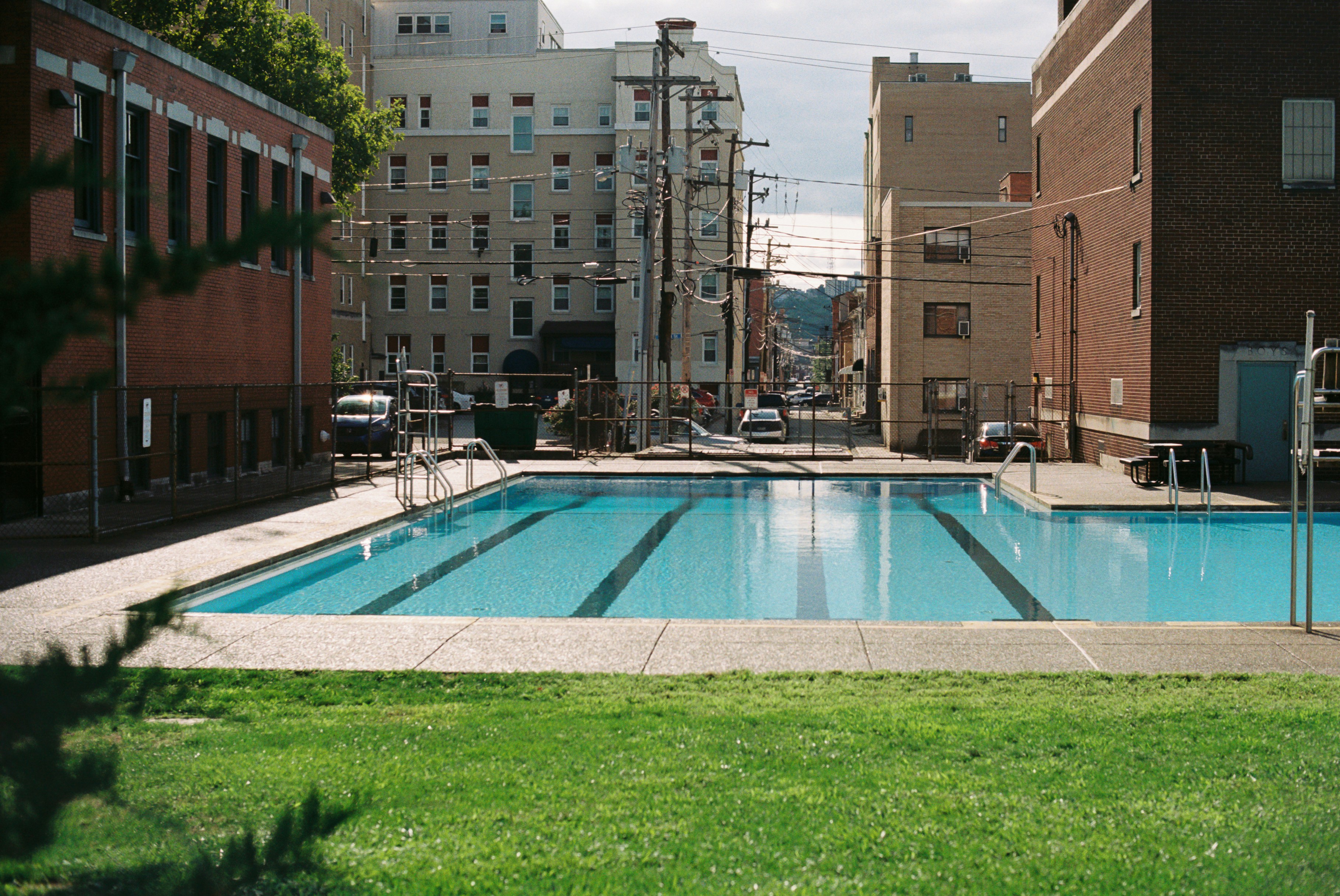 Modern apartment amenity like a rooftop pool or fitness center - apartments for rent in chicago