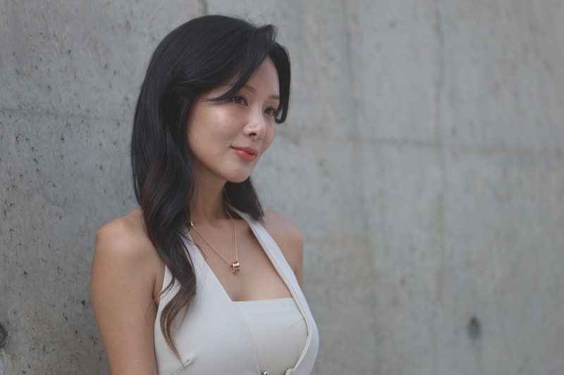 Robe blanche glamour K-pop