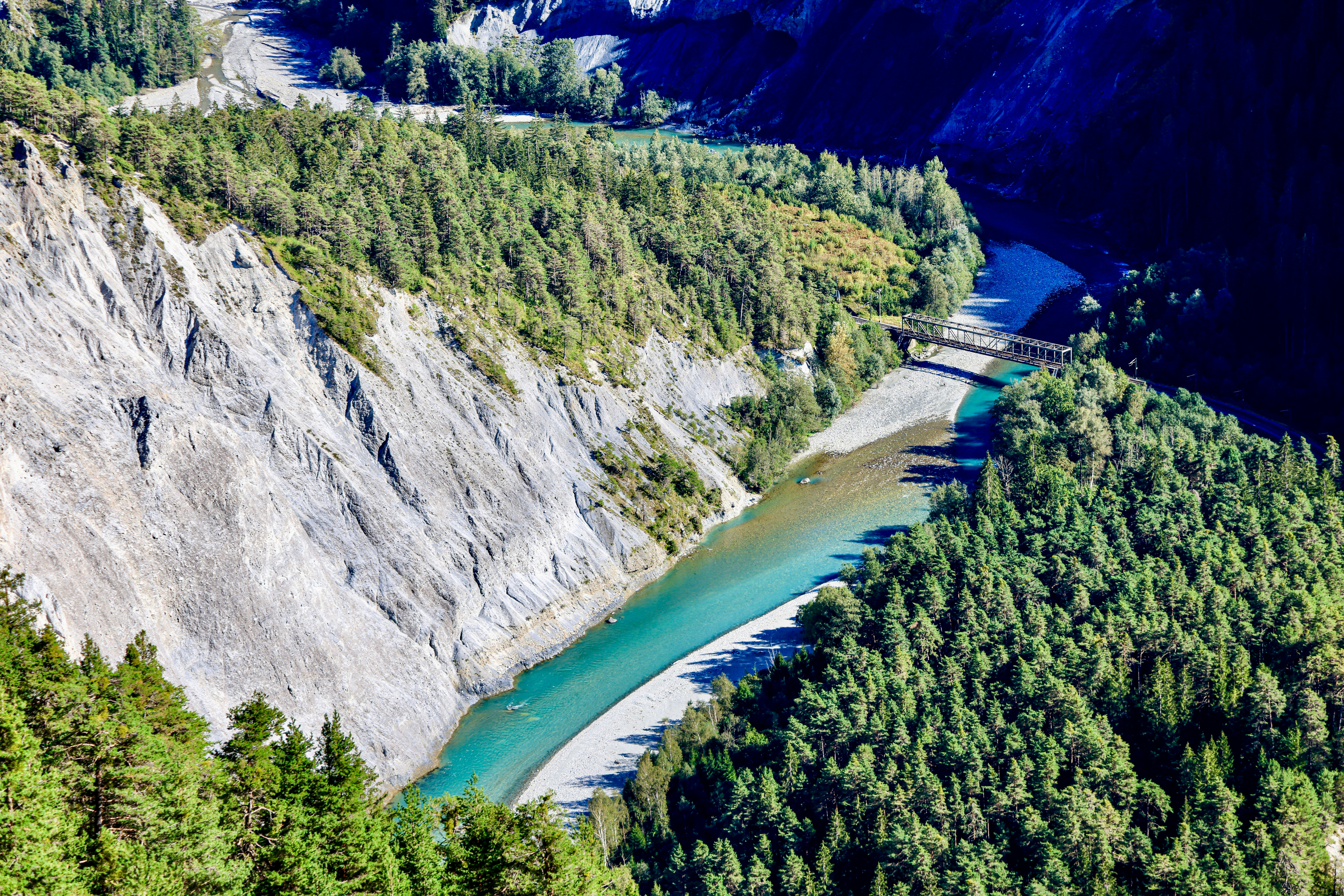 Photo by maximilian_brand