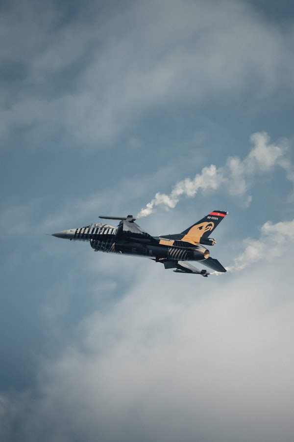 OTAN ativa defesas após míssil na Polônia; 8 morrem na Ucrânia