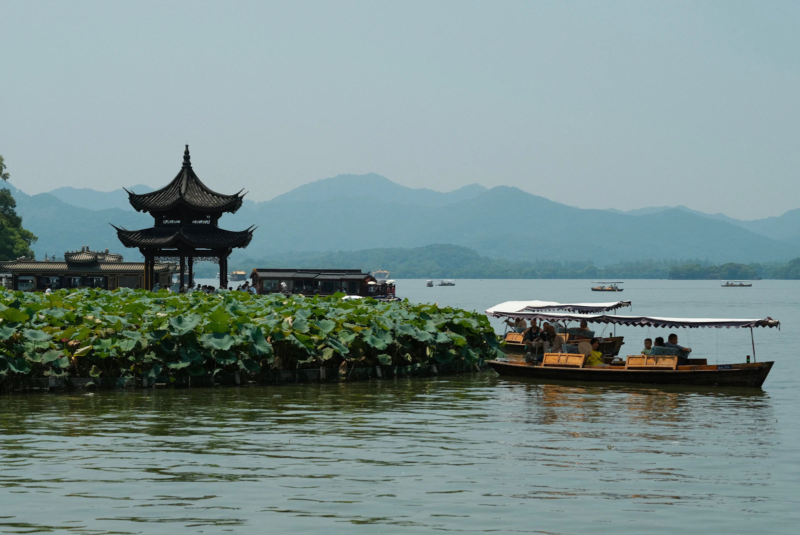 Four Seasons Hotel Hangzhou at West Lake's Jin Sha Retains Its Michelin Star