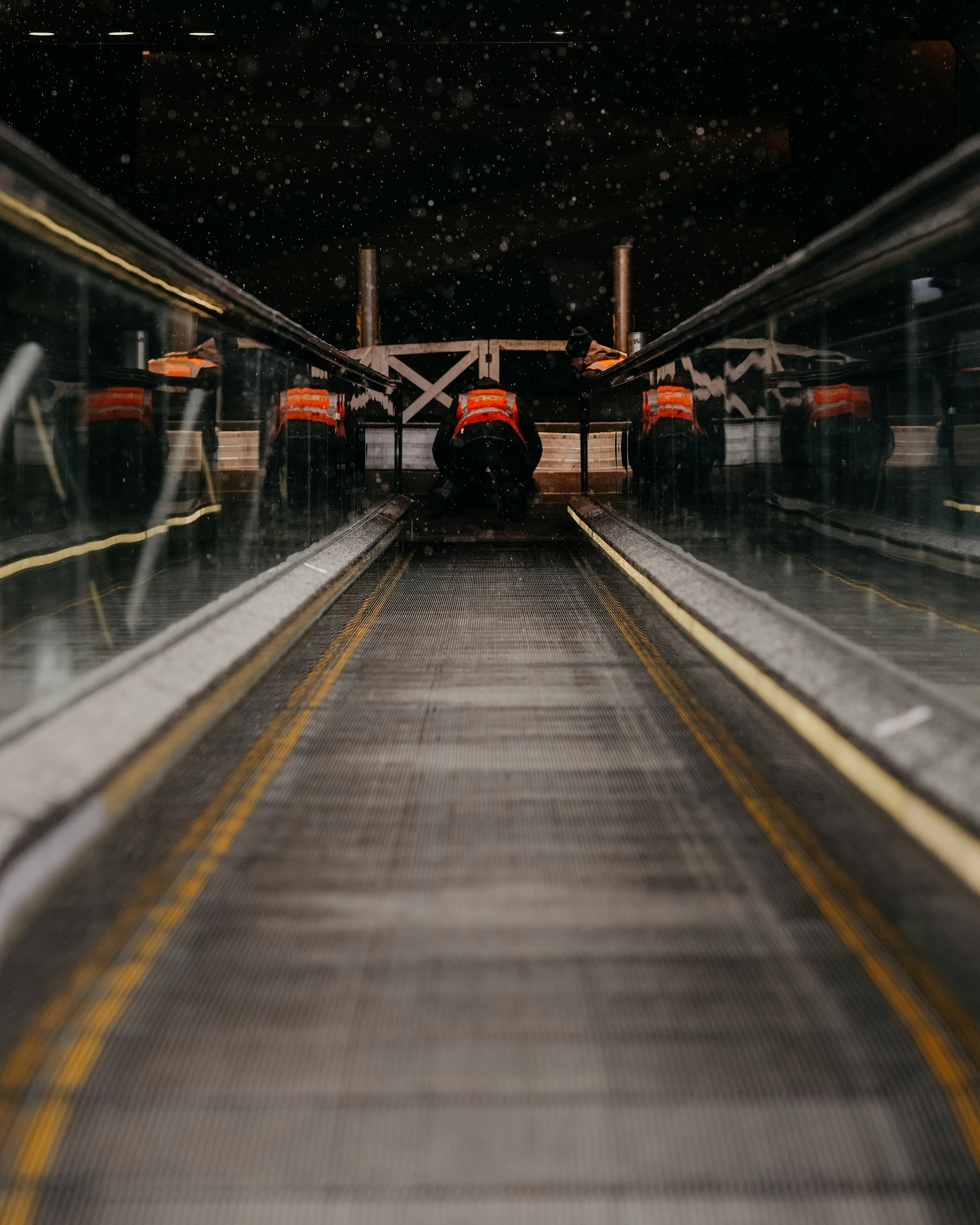 black and white bed linen
