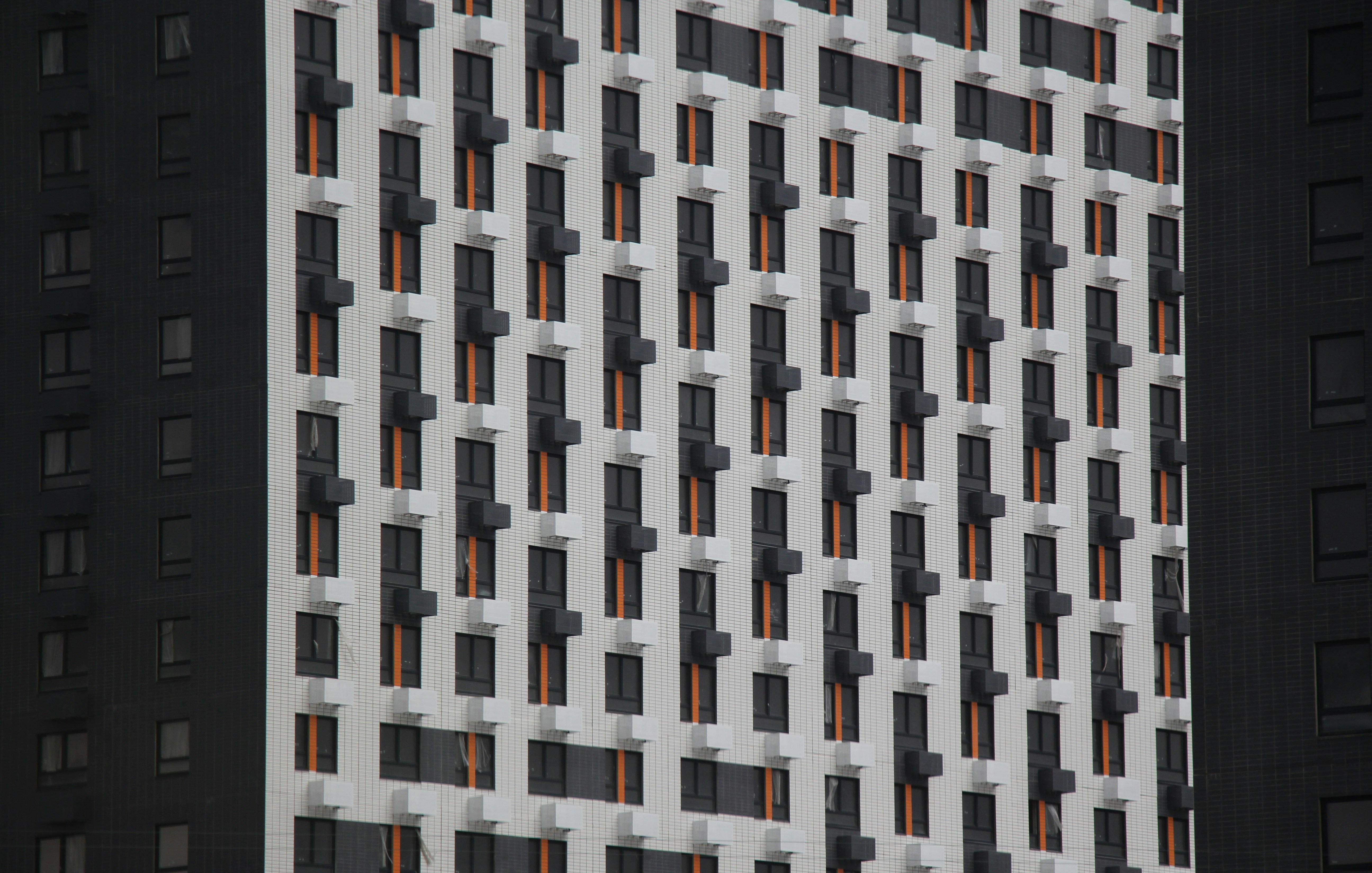 A very tall building with a lot of windows