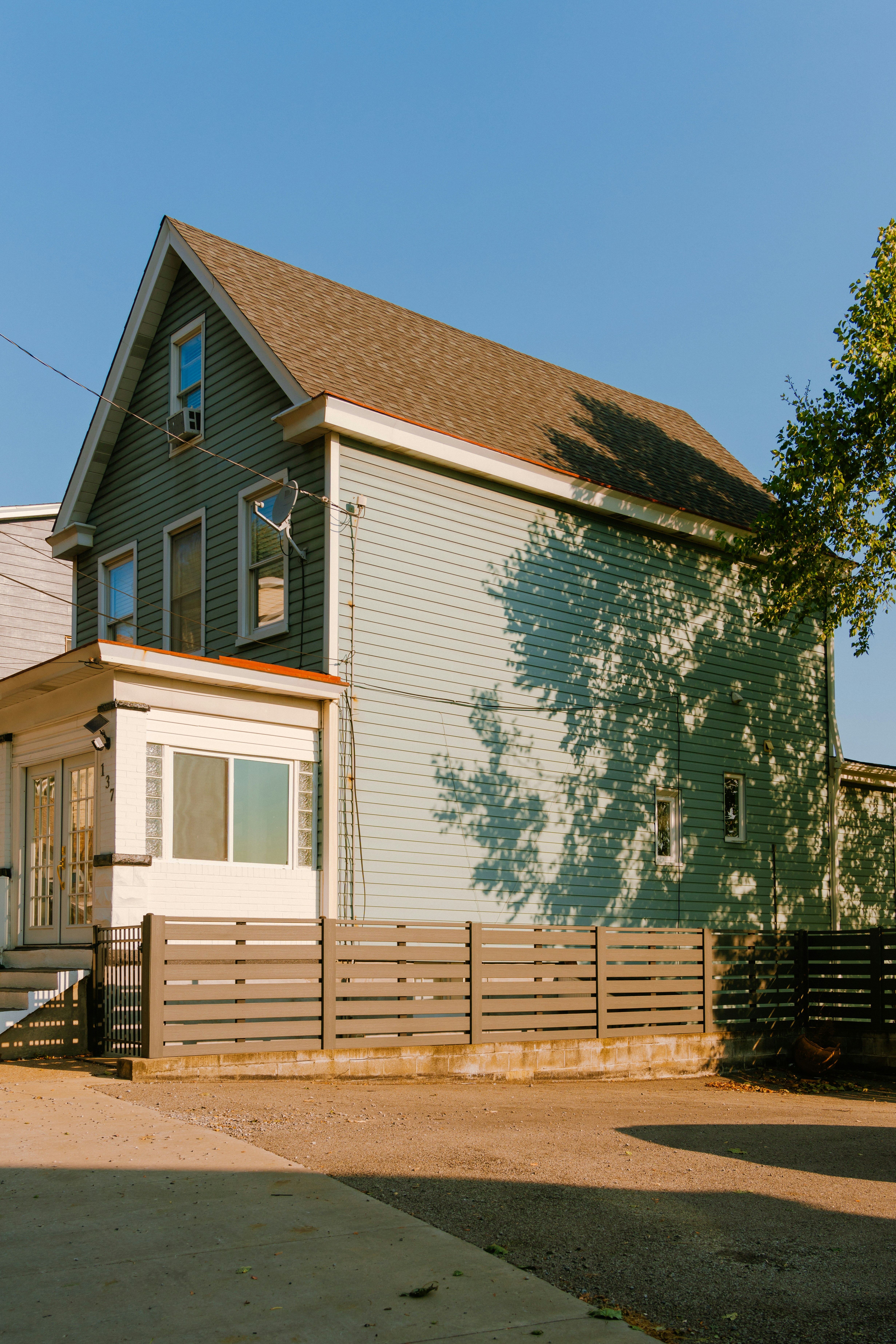 Photo by zhenyao_photo