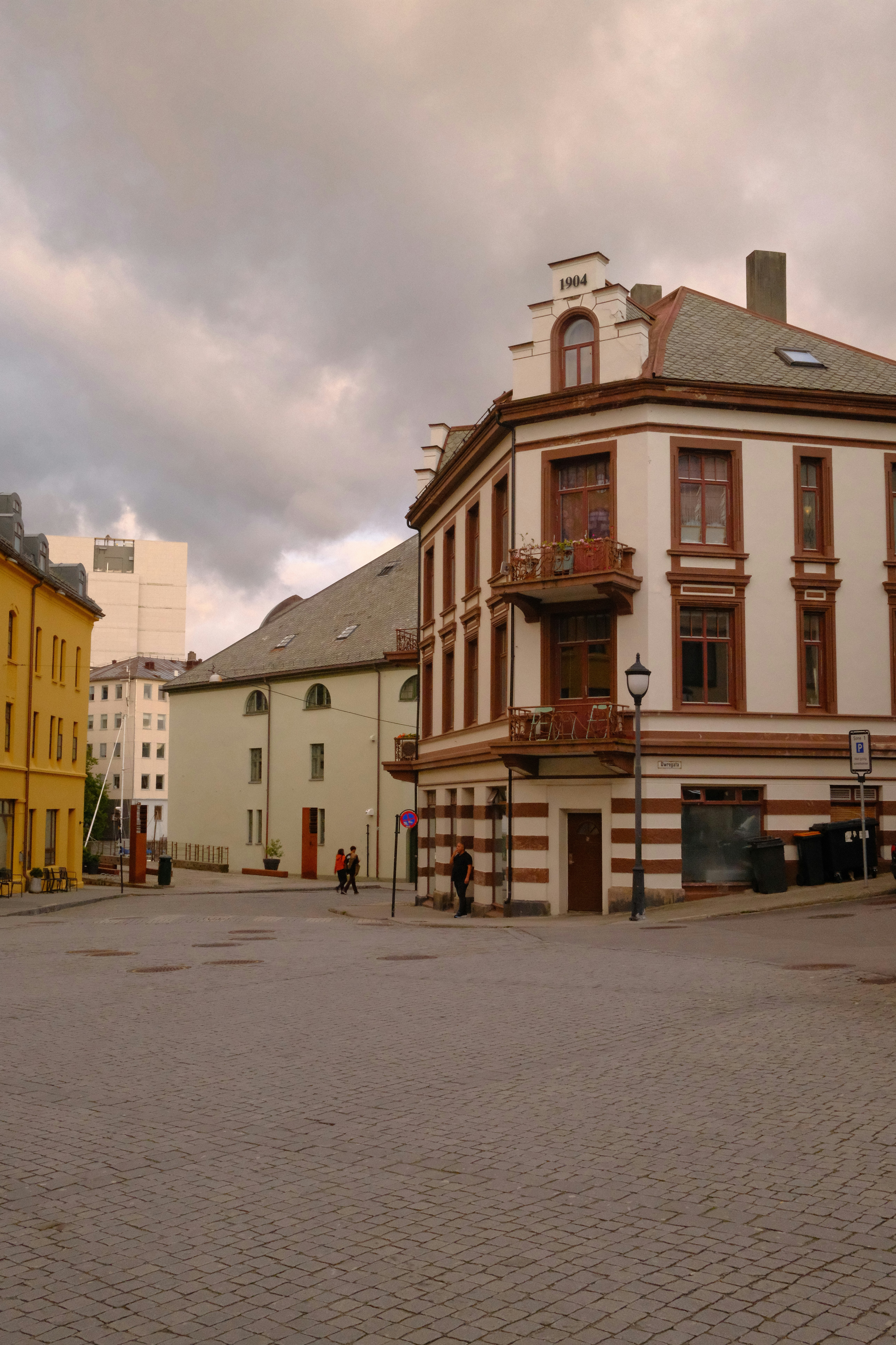 Photo by laurenceziegler