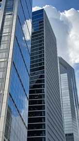 A very tall building with a lot of windows