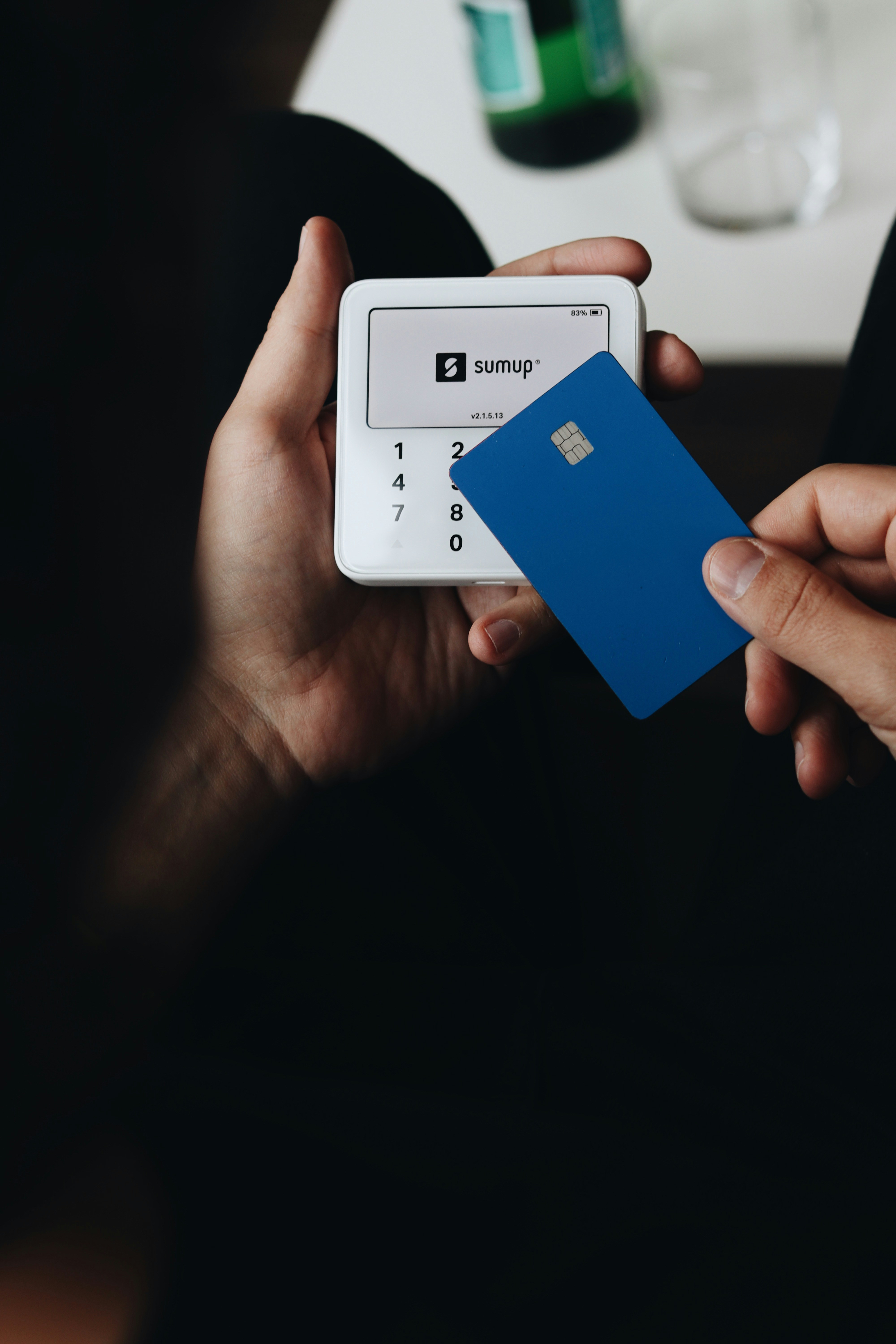 Portable payment solution ideal for small businesses looking to streamline transactions. The SumUp Solo Lite allows for quick and easy contactless payments, perfect for entrepreneurs who need a compact and modern way to accept payments on the go. A practical tool for everyday operations in dynamic environments.