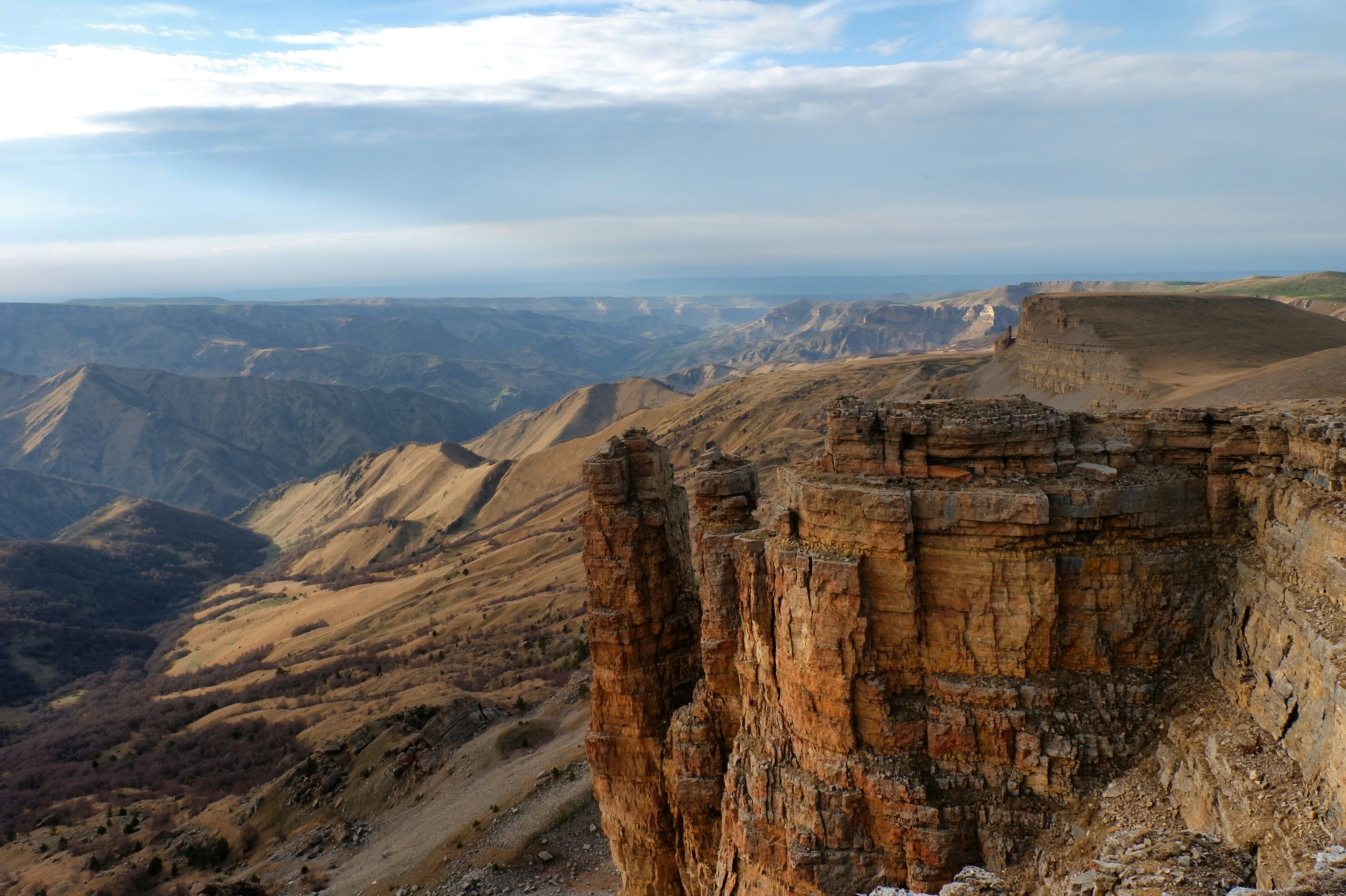 A view of a mountain range from a high point of view