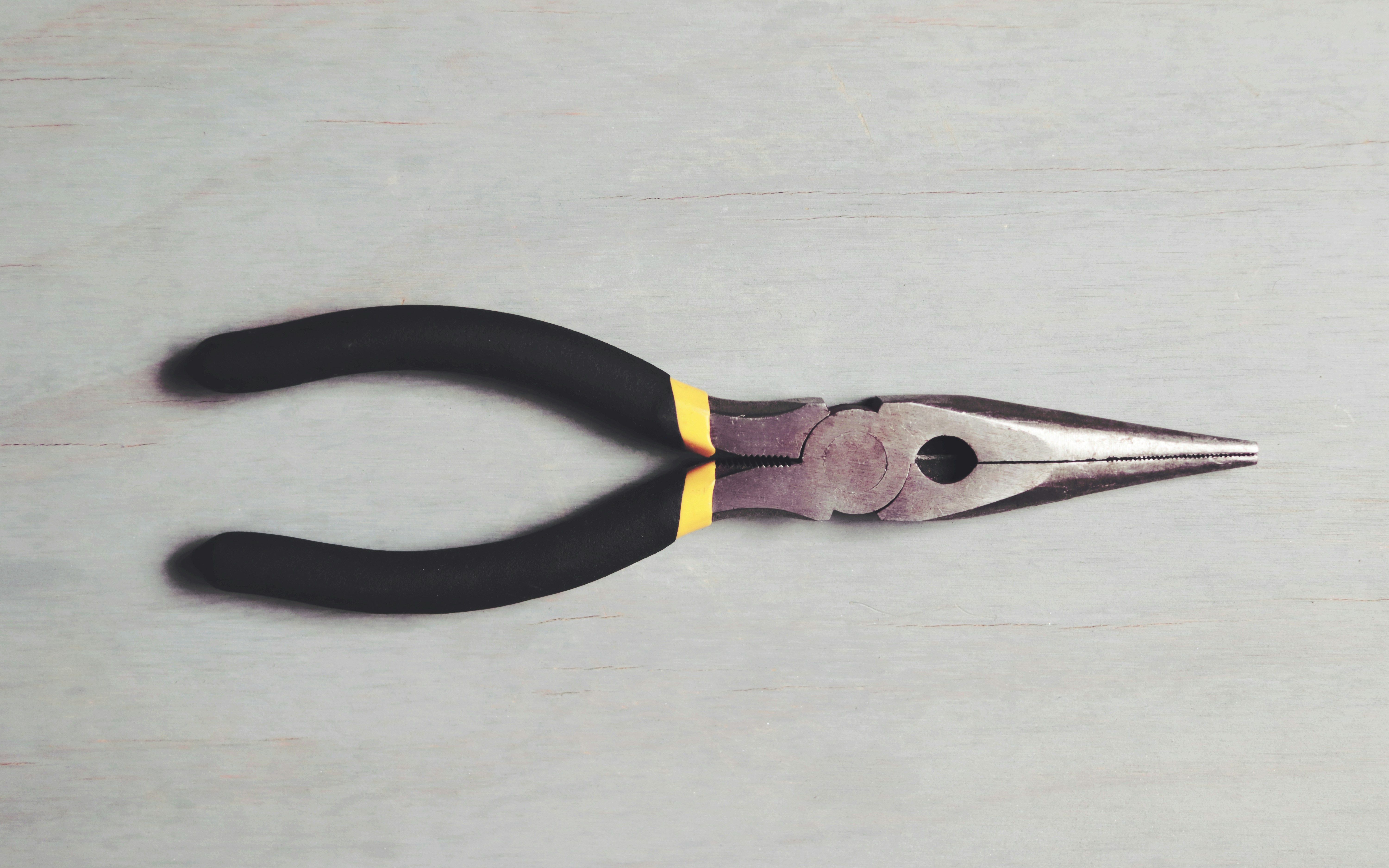 photo 1726084396629 2175d5810dad?crop=entropy&cs=tinysrgb&fit=max&fm=jpg&ixid=M3w1MjQ0NjR8MHwxfHNlYXJjaHwxMHx8VmVyc2F0aWxlJTIwdG9vbHxlbnwwfDB8fHwxNzUxNDU3OTkzfDA&ixlib=rb 4.1