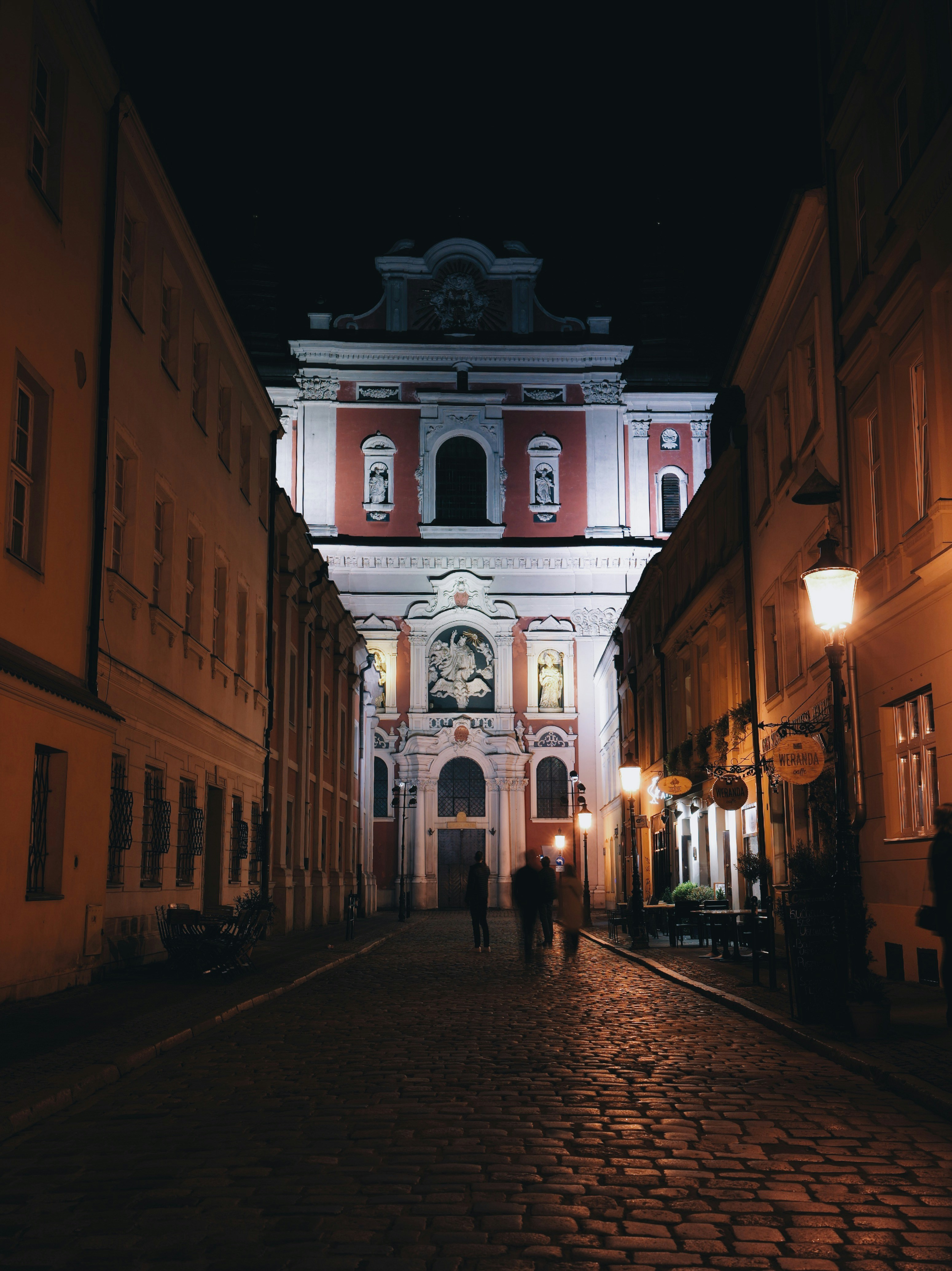 Photo by egorkomarov