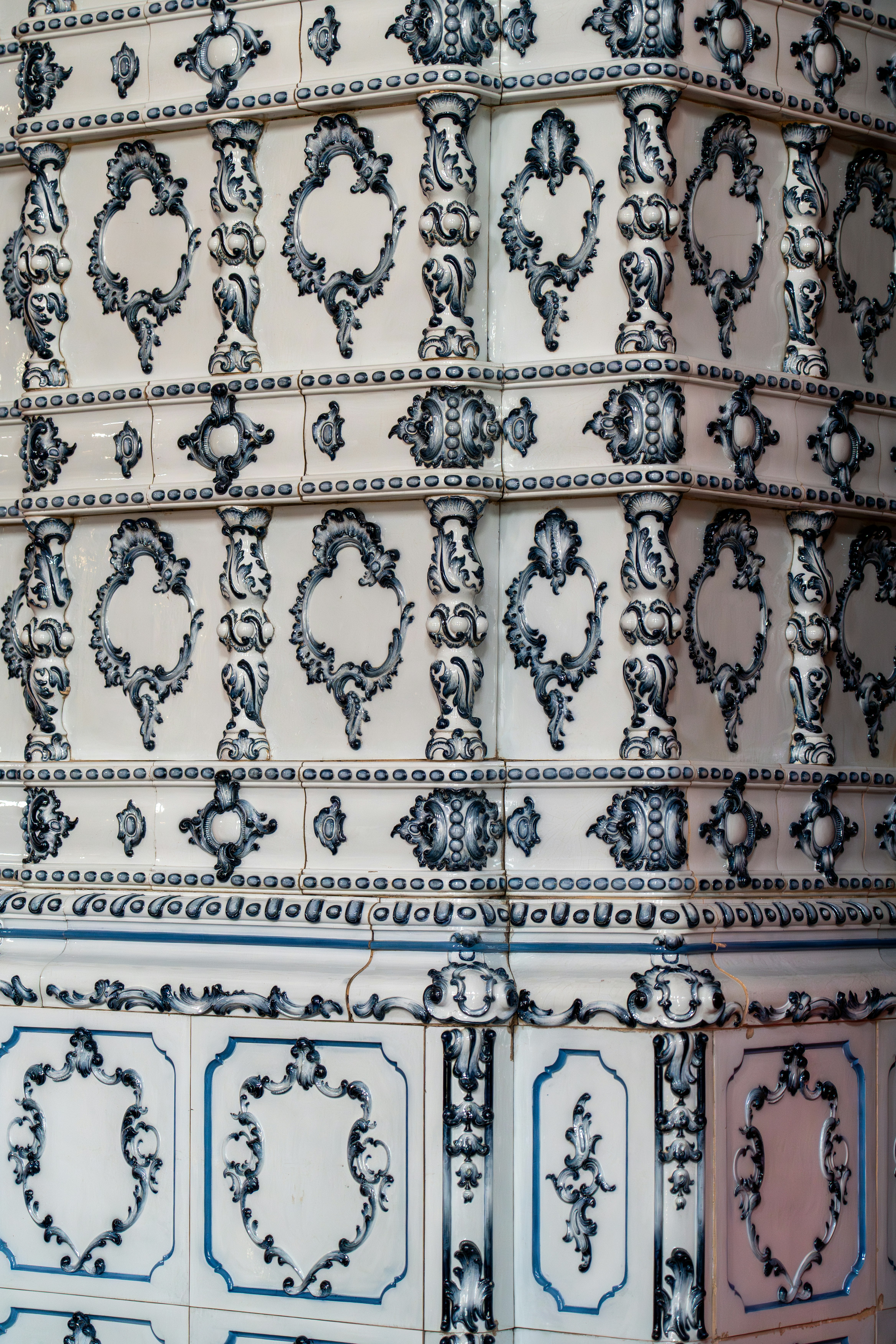 A close up of a bunch of drawers