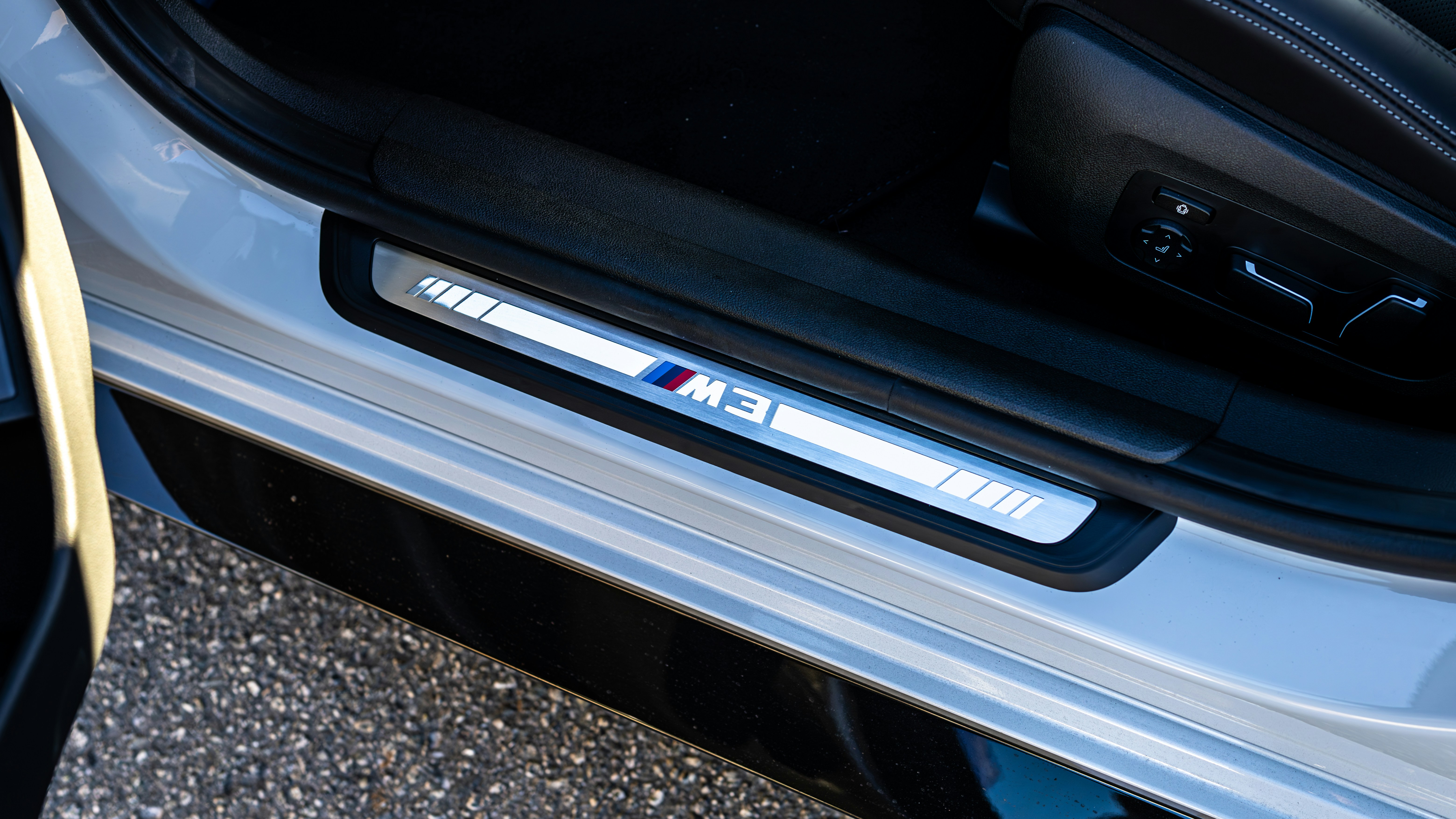 A close up of the trunk of a car