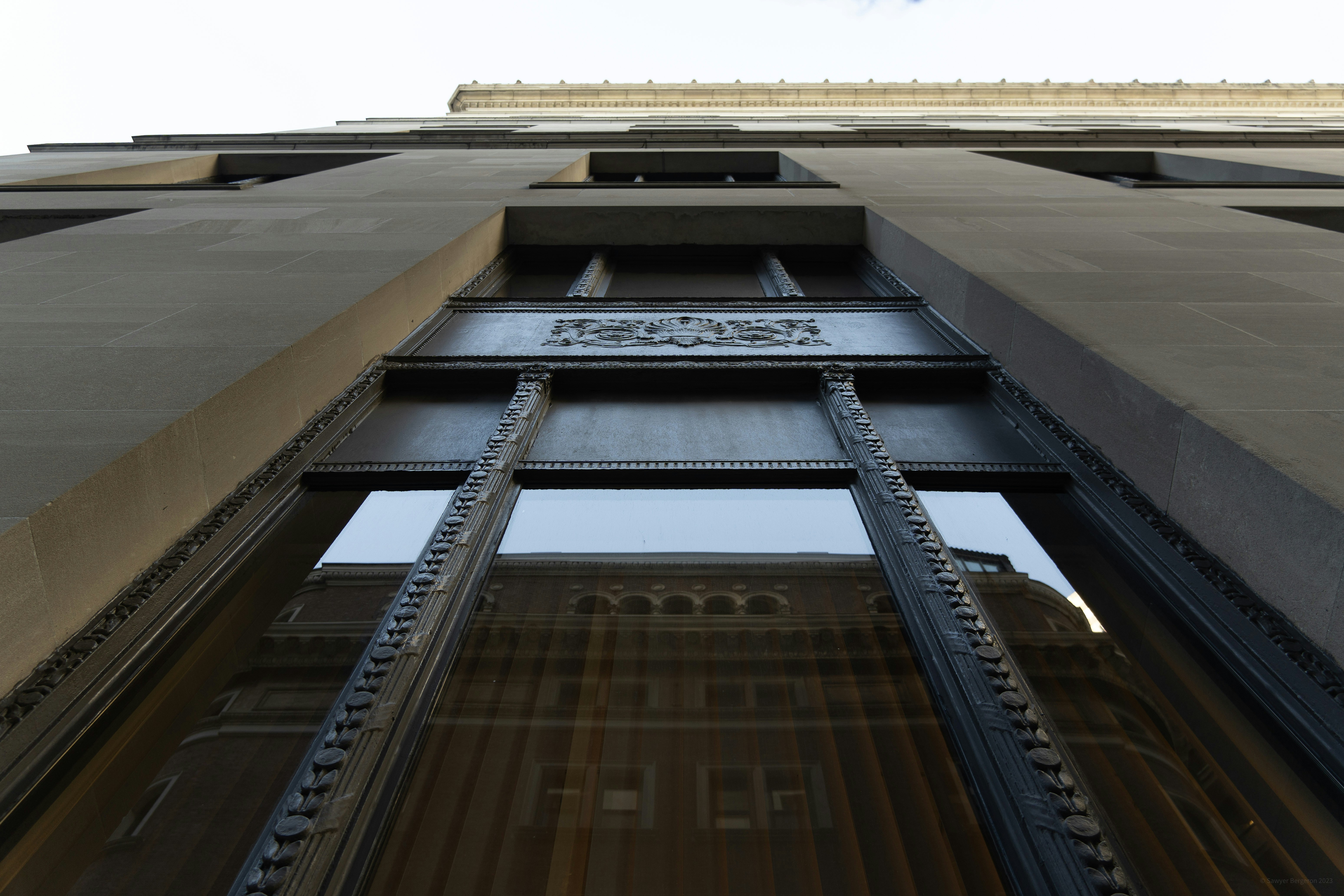 Barclays Maintains Overweight on Smurfit WestRock, Lowers Price Target to $47