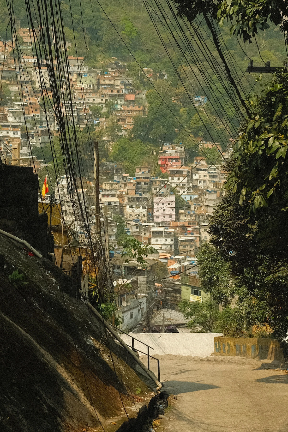Consumo popular não é consumo simples: o que R$ 300 bilhões nas favelas revelam sobre inteligência cultural
