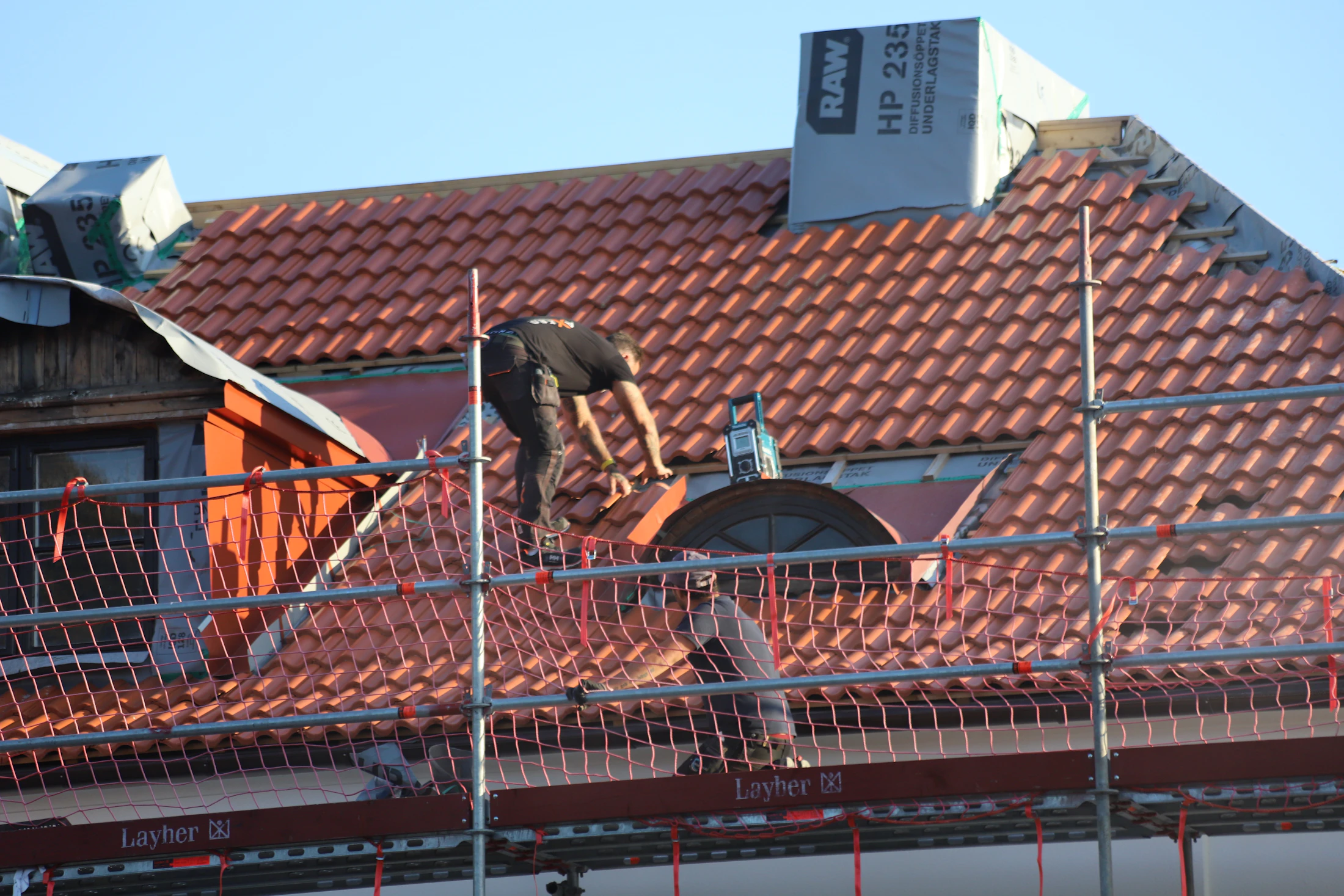 Strecha s pálenou krytinou pri rekonštrukcii — RUDY-BAU realizácia