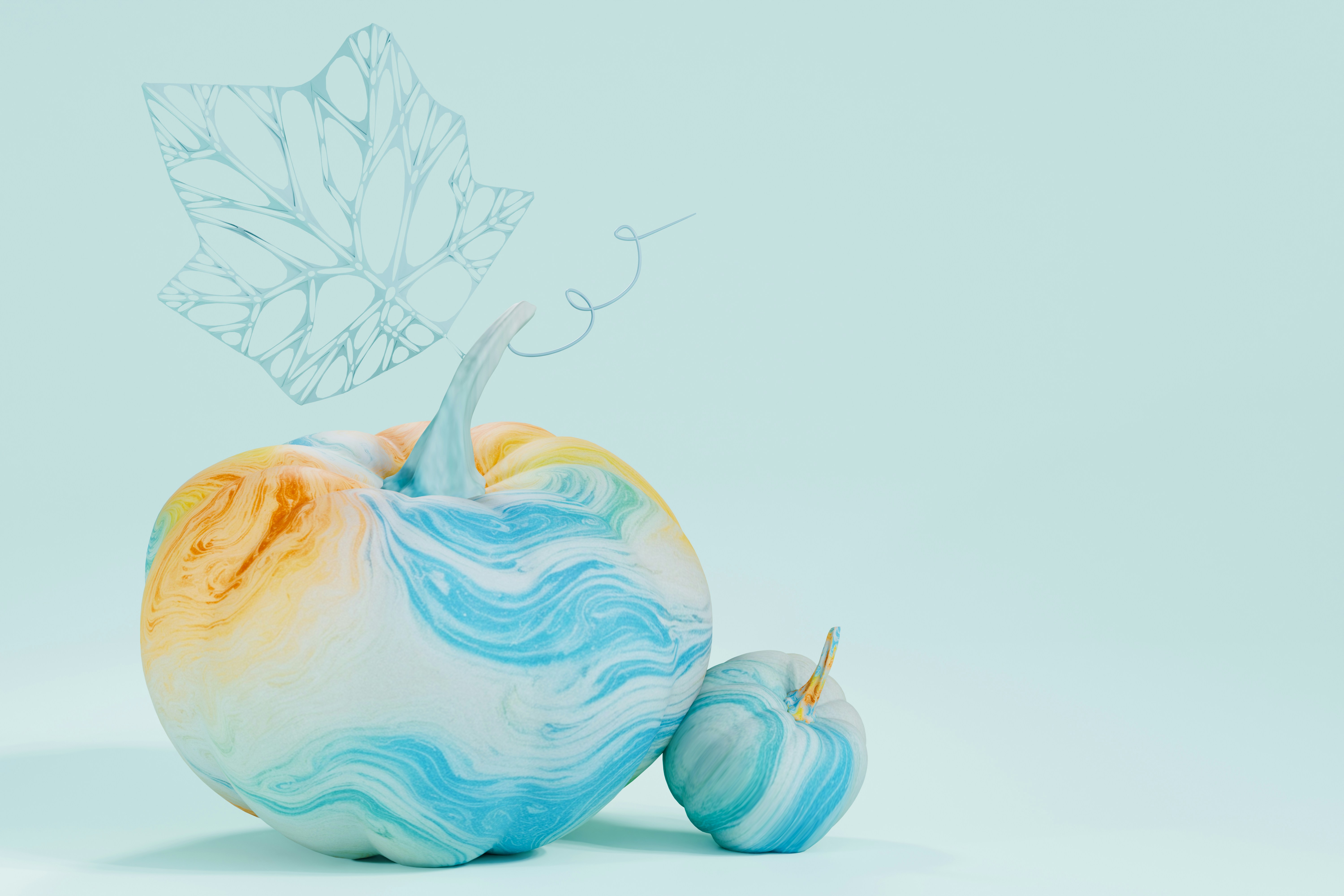 Ein Glasapfel mit einem Schmetterling darauf