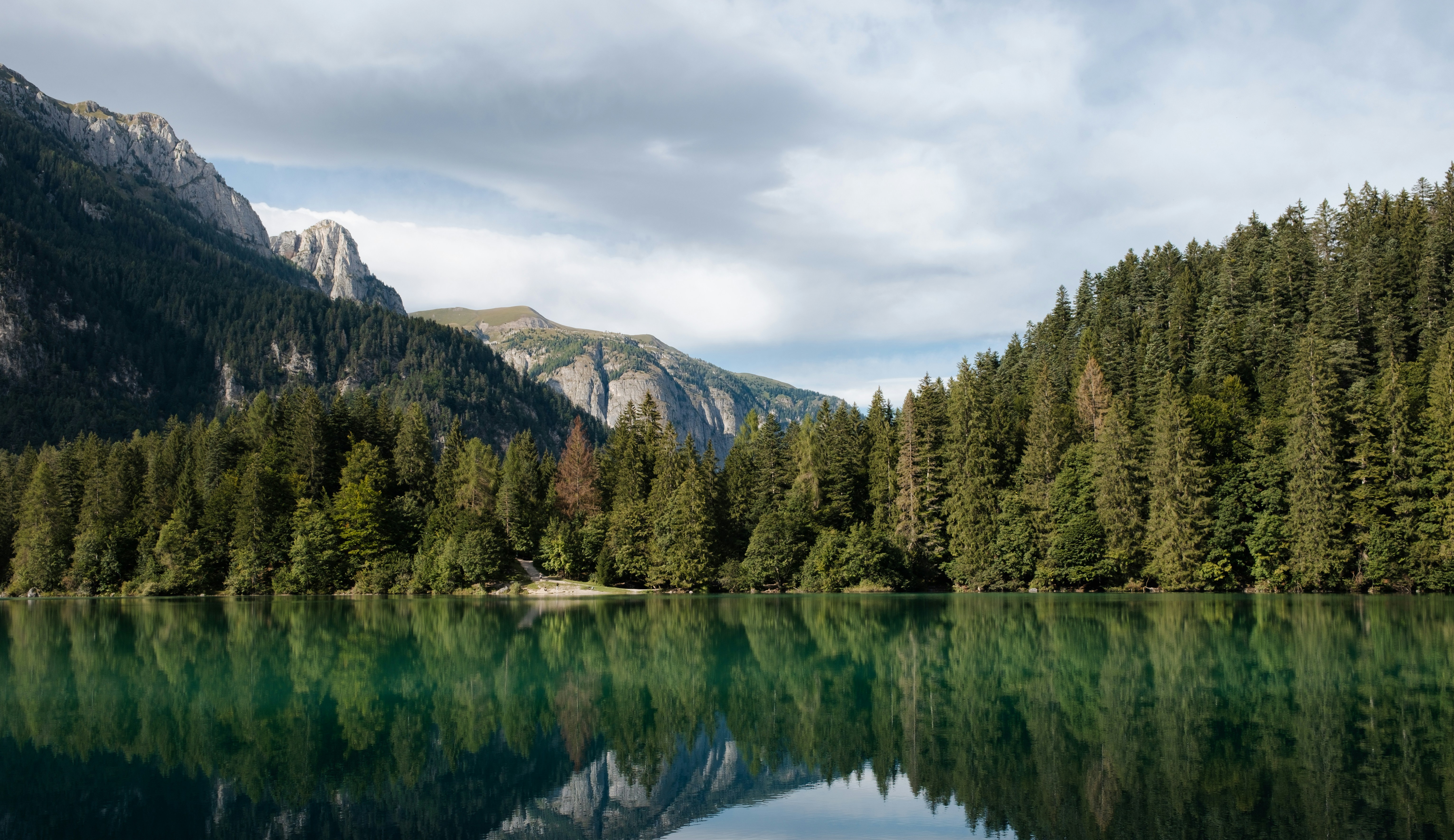 Photo by lauralezman