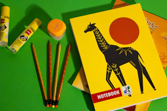 A picture of a giraffe on a green background