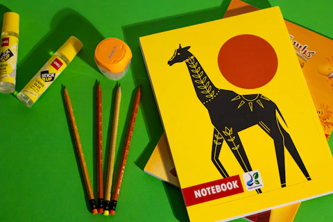 A picture of a giraffe on a green background
