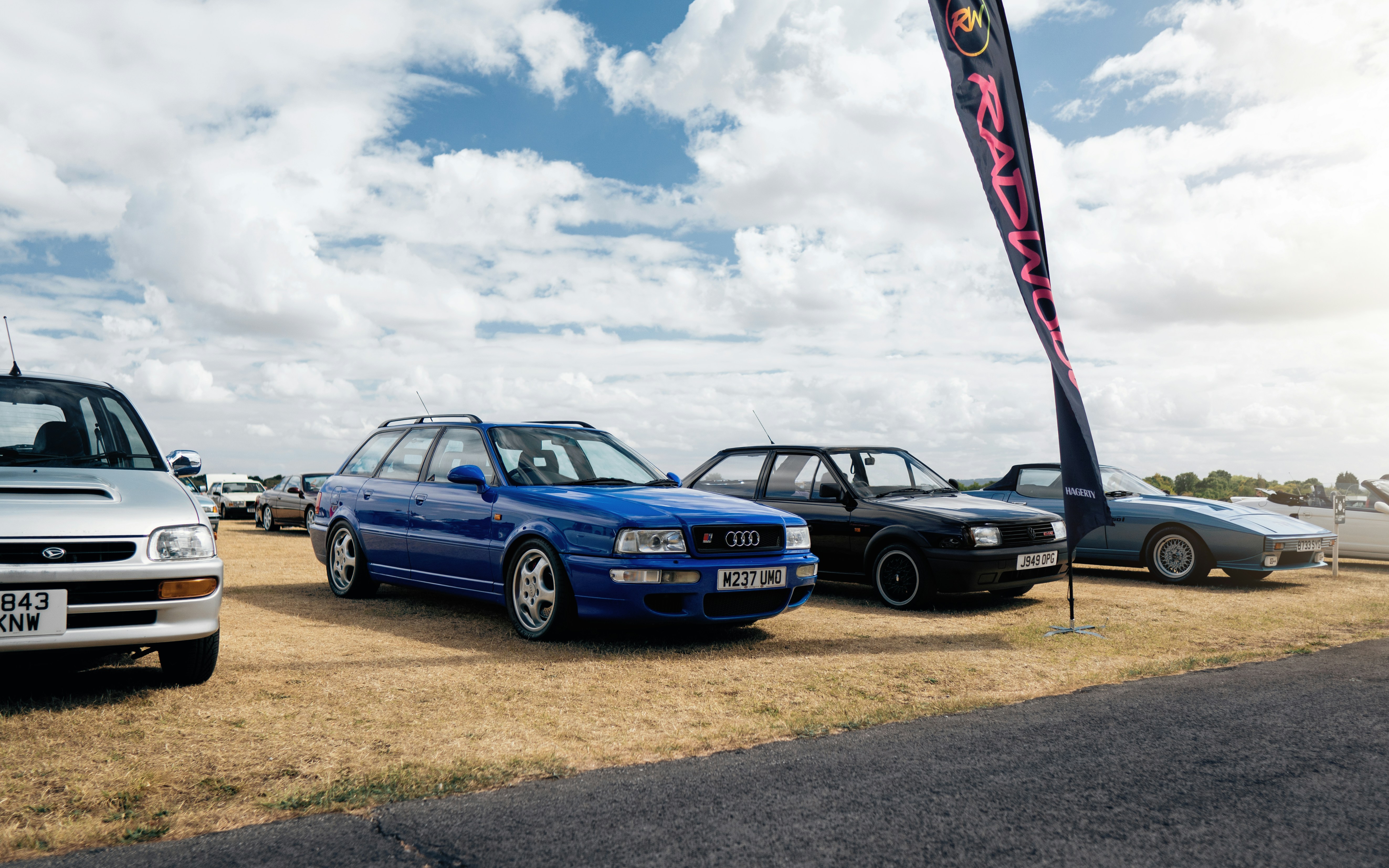 audi rs2 avant wallpaper, wallpaper, Audi RS2 Avant: The Porsche-Honed Performance Wagon 2