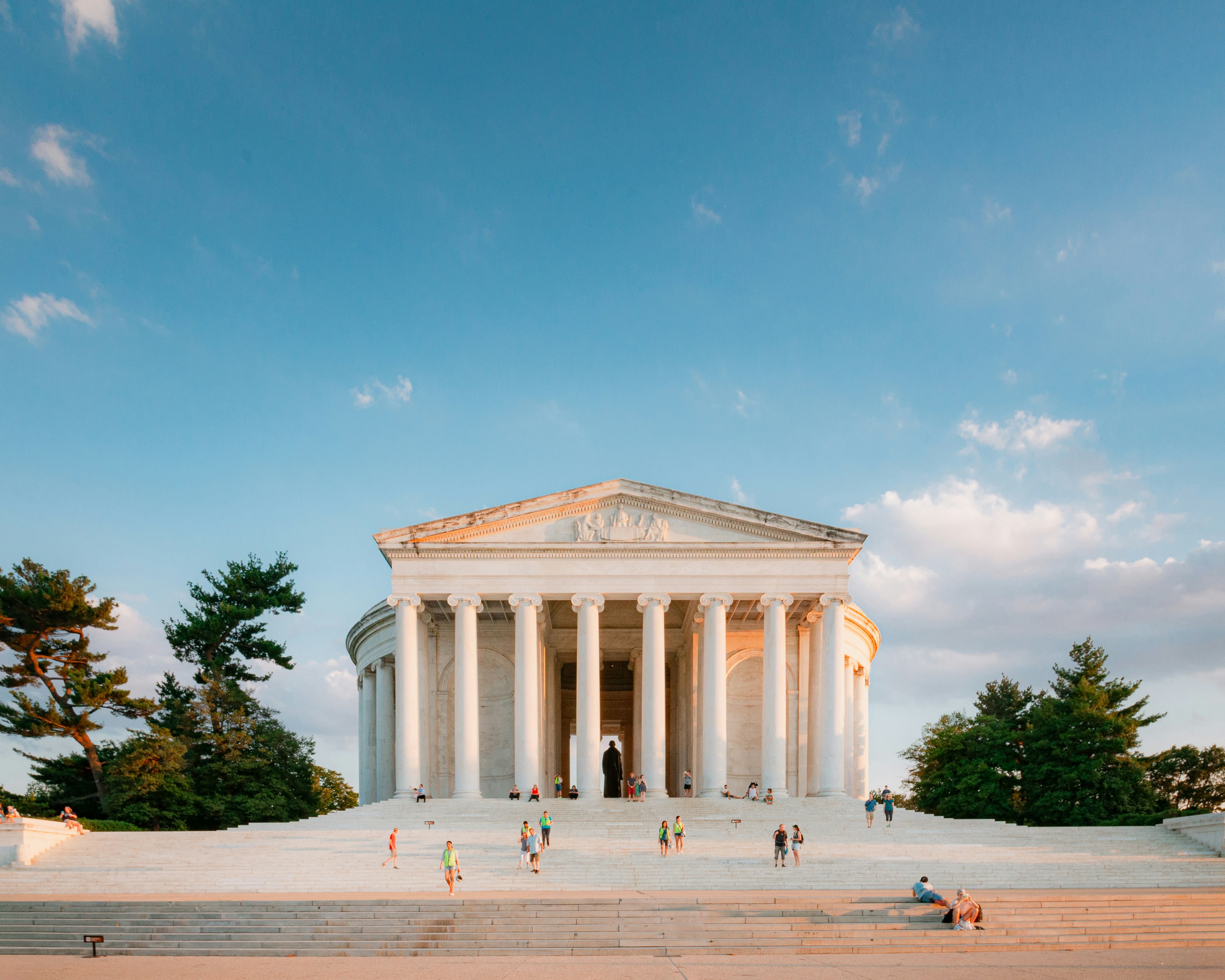 gray computer monitor