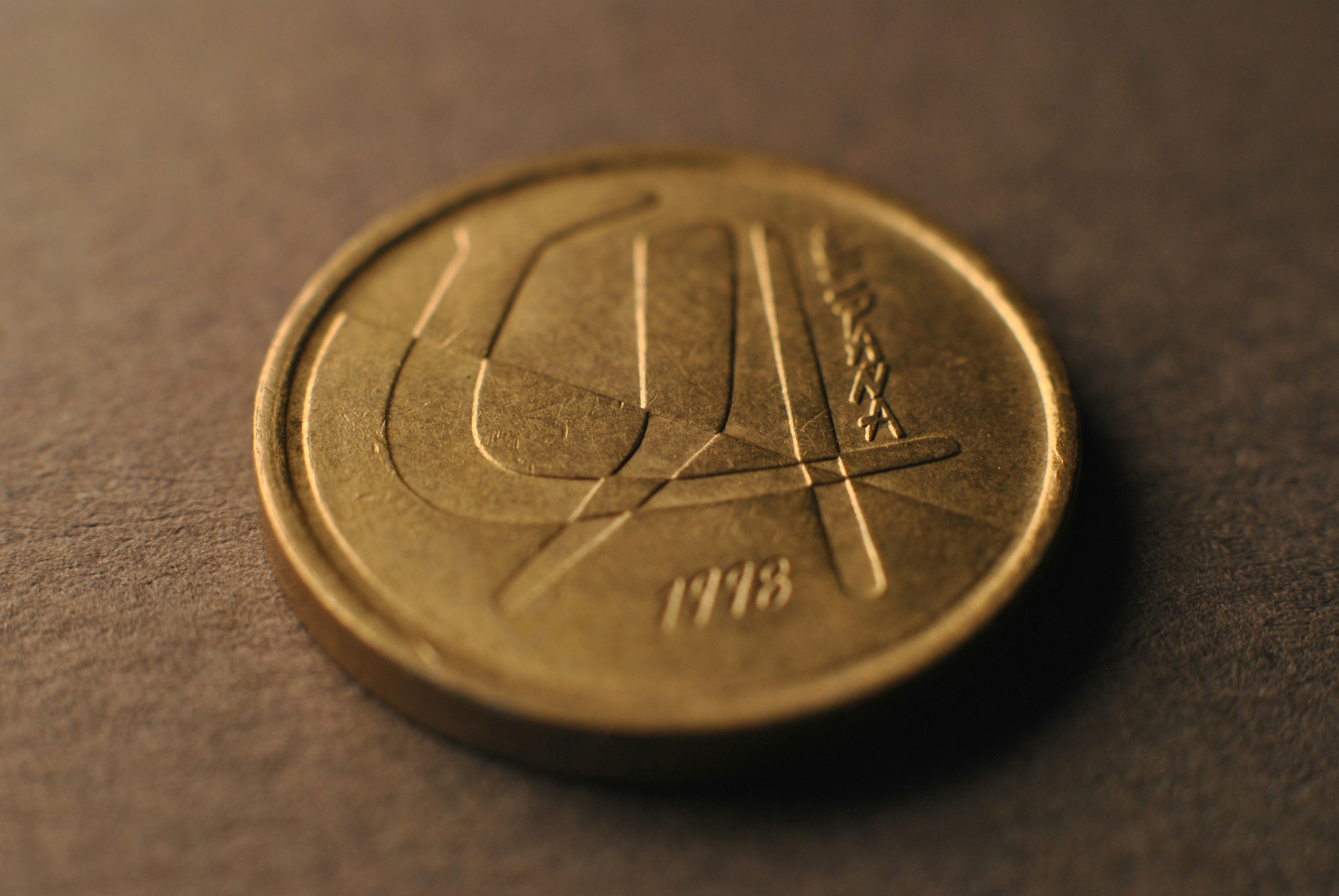 Moeda 10 Cruzeiros 1965: Por que ela vale ouro para colecionadores e como vender em 2 minutos