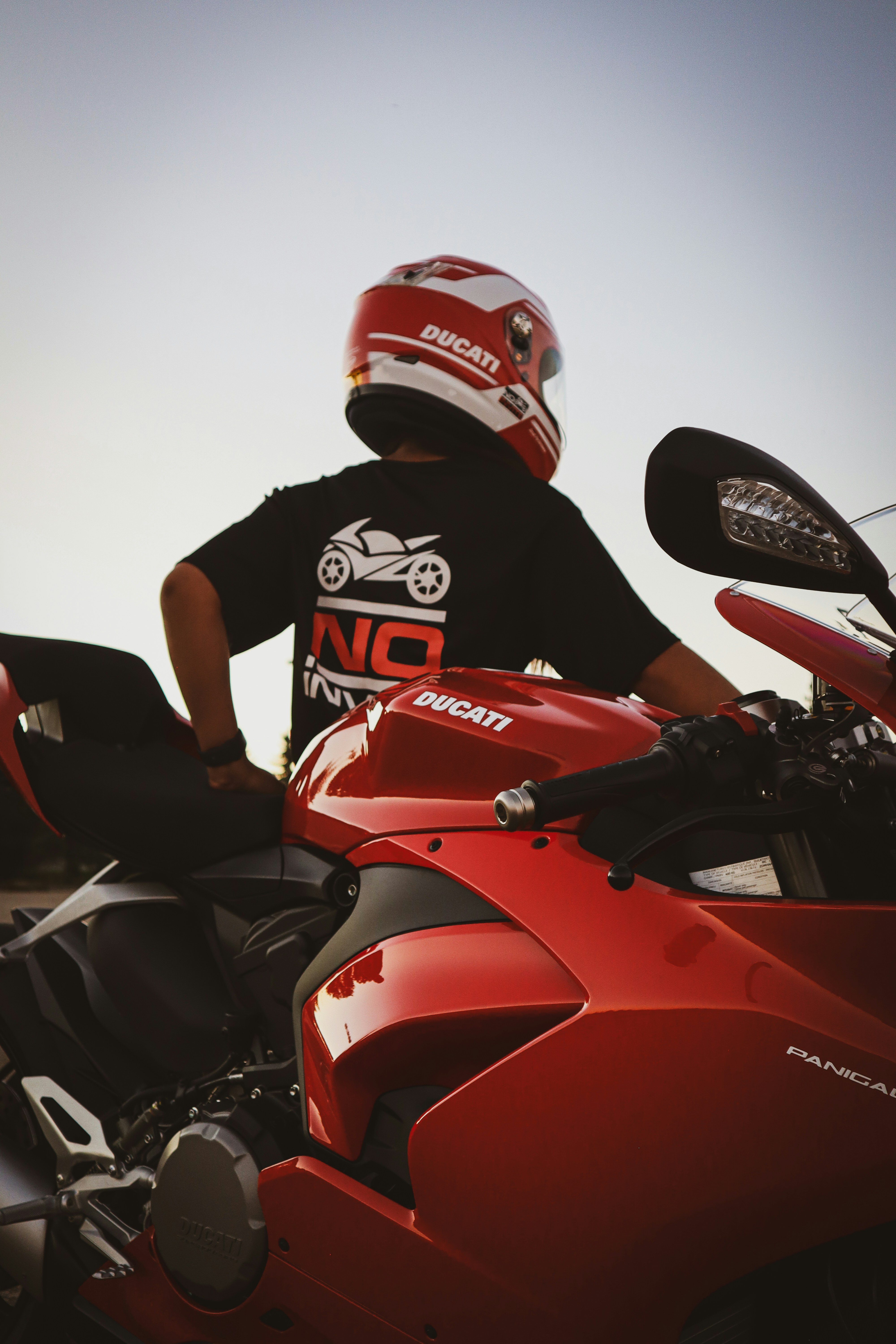Photo by ronnzymoto