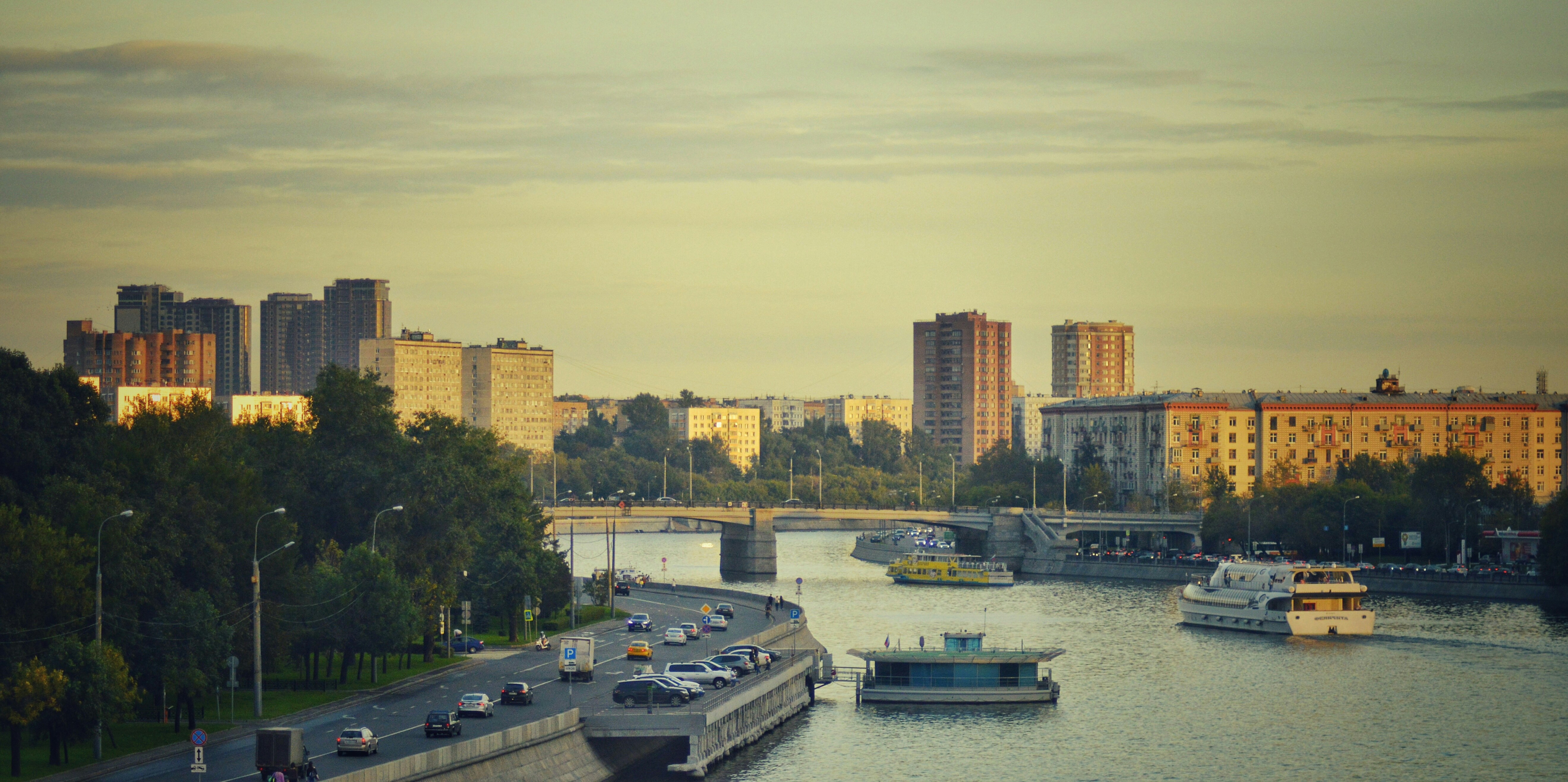 Photo by cosmosshots