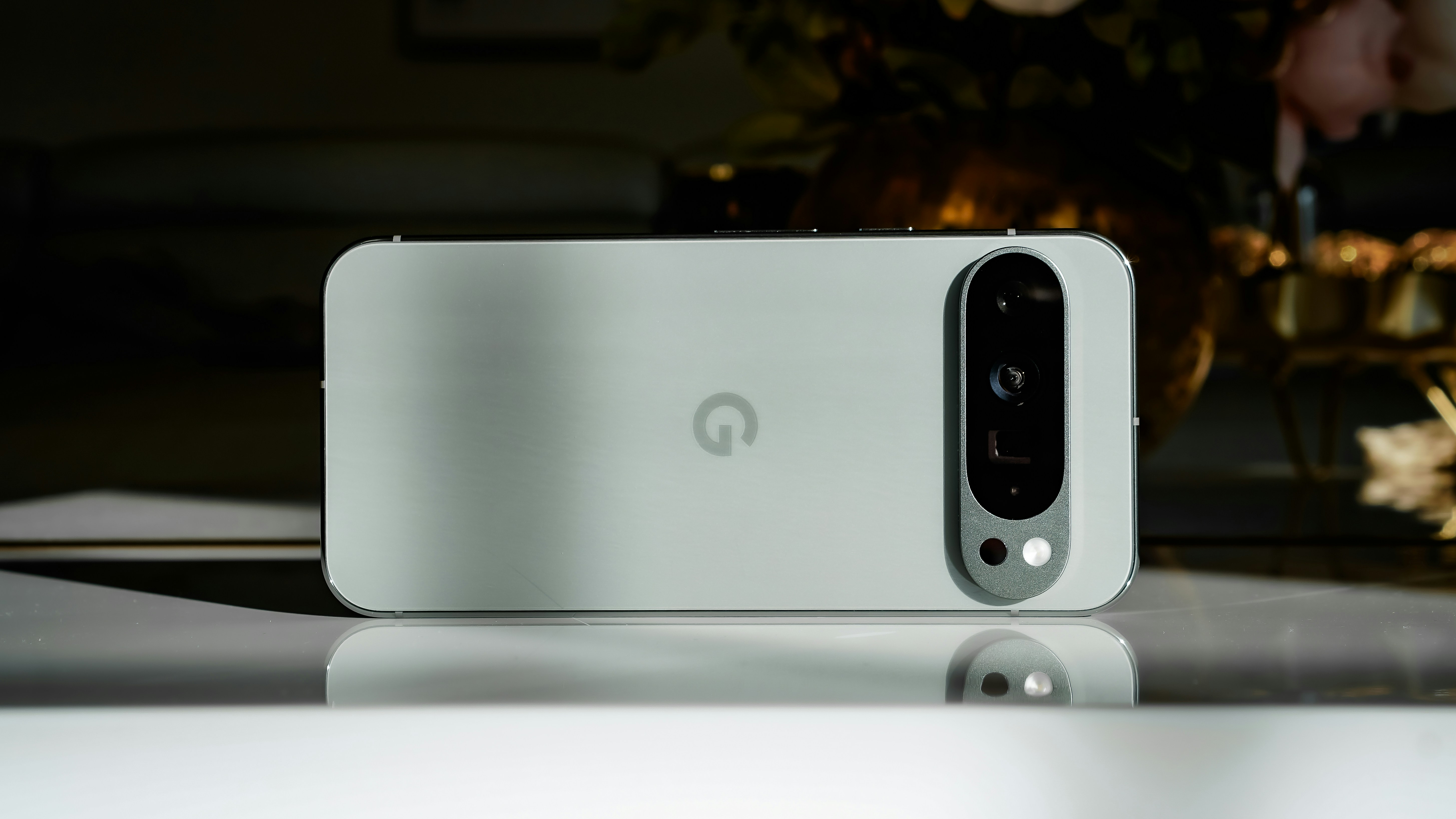 Google Pixel 10 e 10 Pro si mostrano ancora: i nuovi render confermano il tele sul modello base