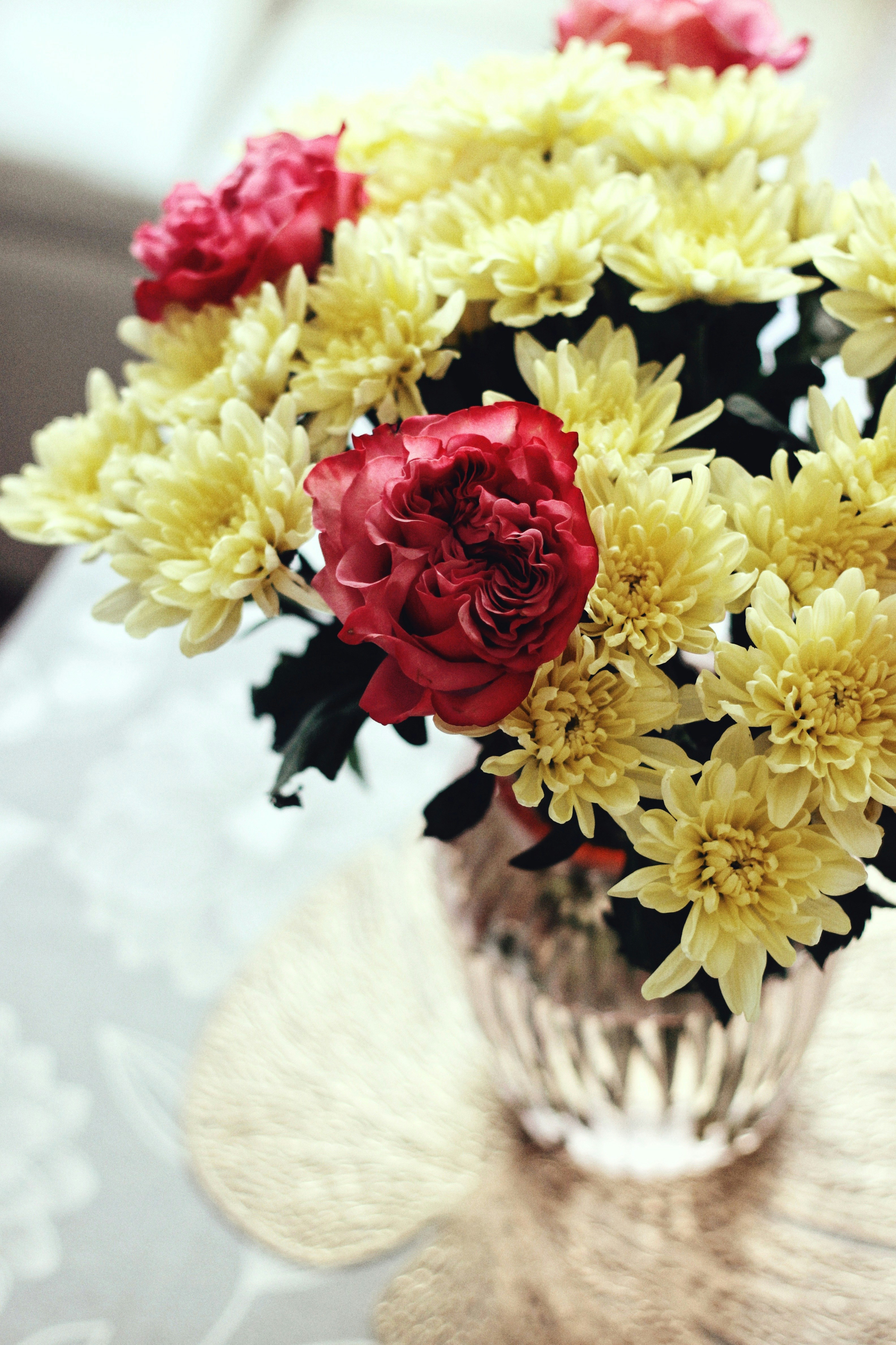 Red roses decorative accent