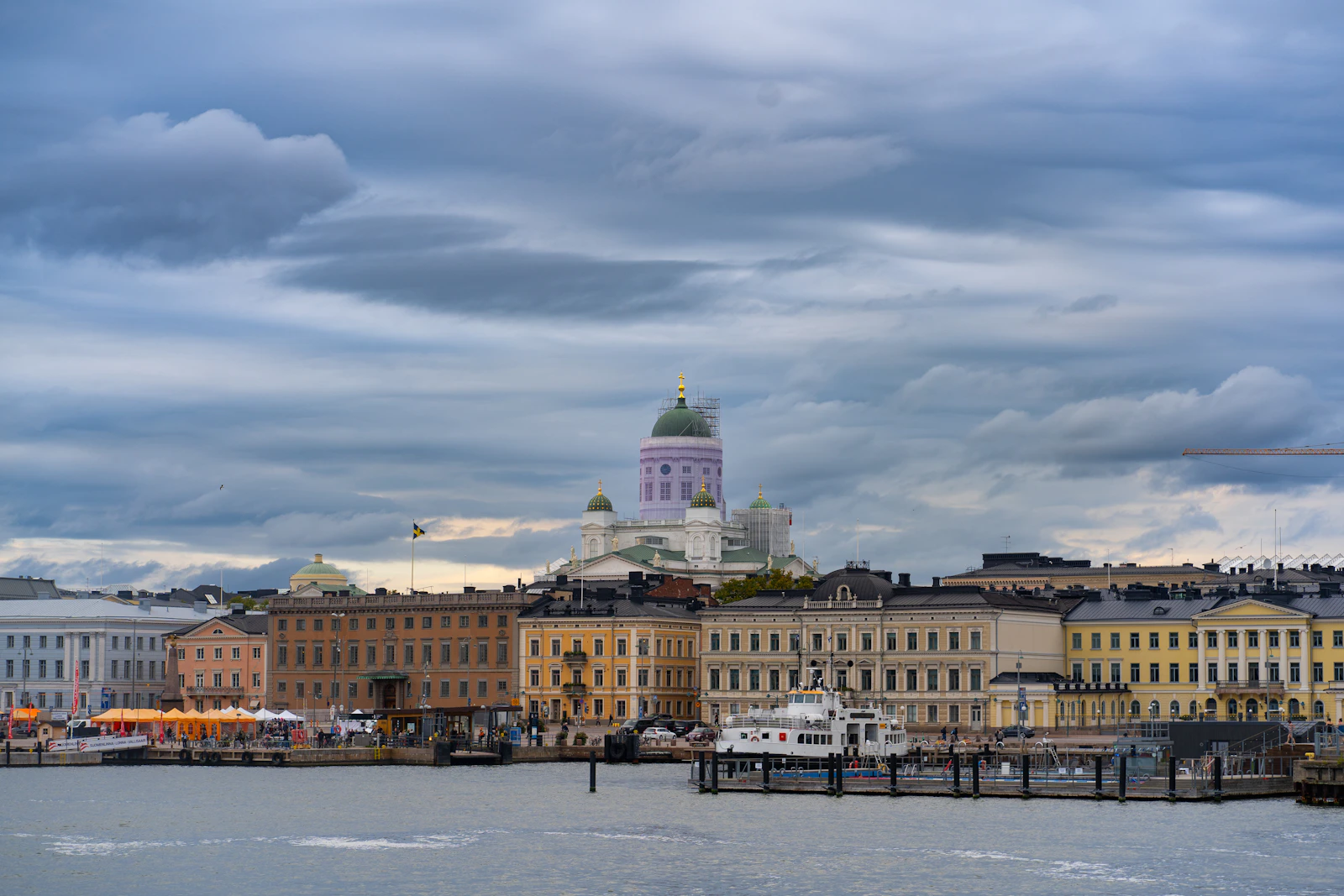 Helsinque — vista da cidade a partir da água, Finlândia