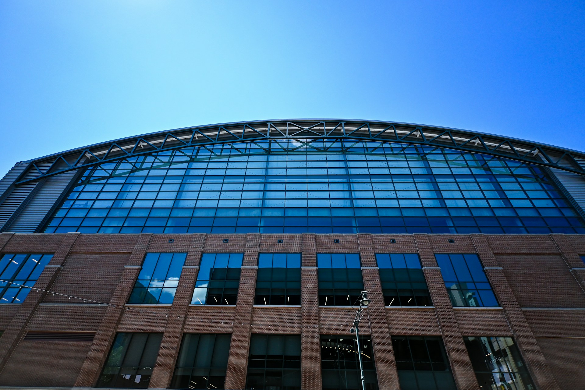 A very tall building with a lot of windows