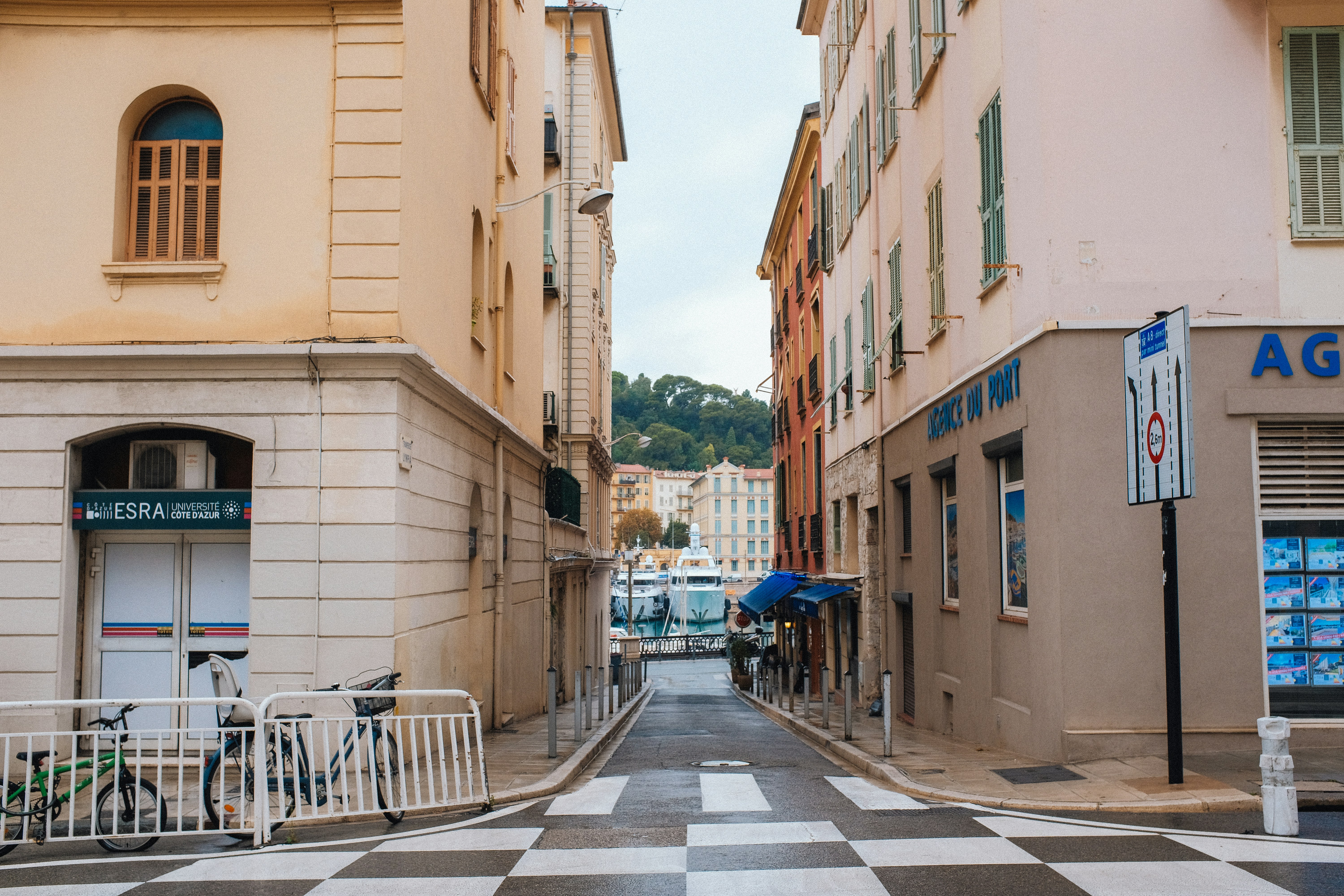 Photo by huyphan2602