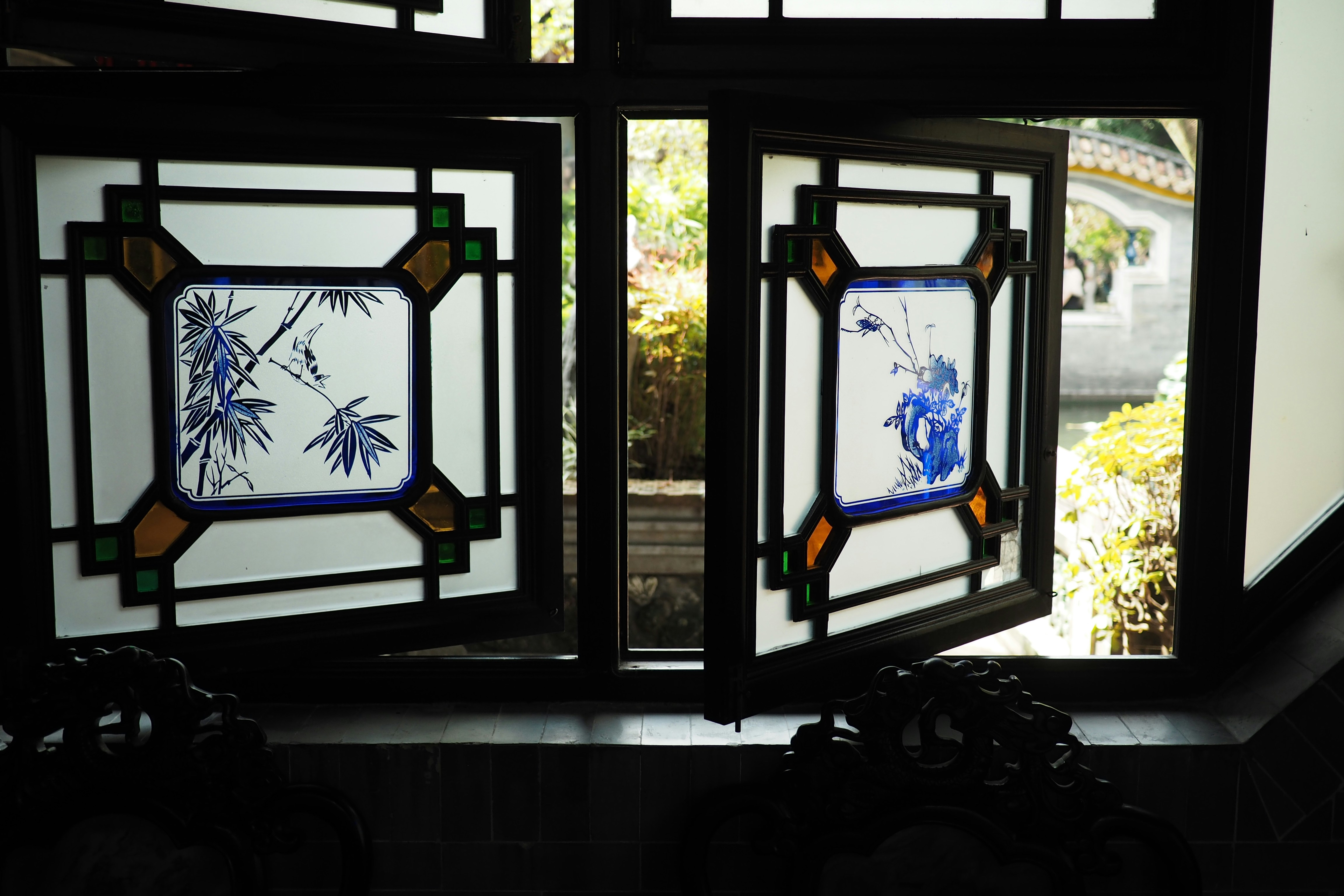 A close up of a stained glass window photo – Free Art Image on Unsplash
