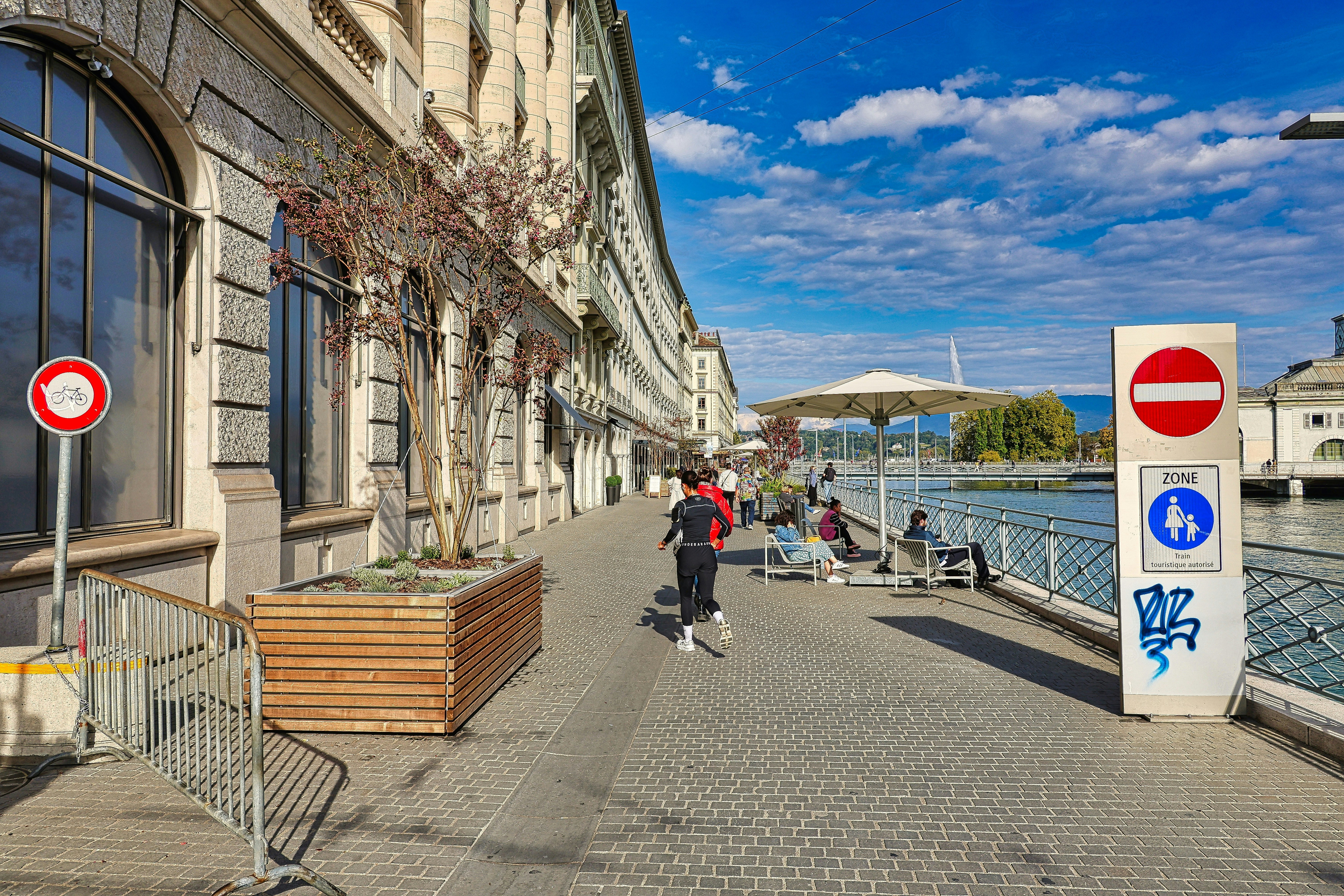 Zone piétonne du quai des Bergues, pedestrian zone,